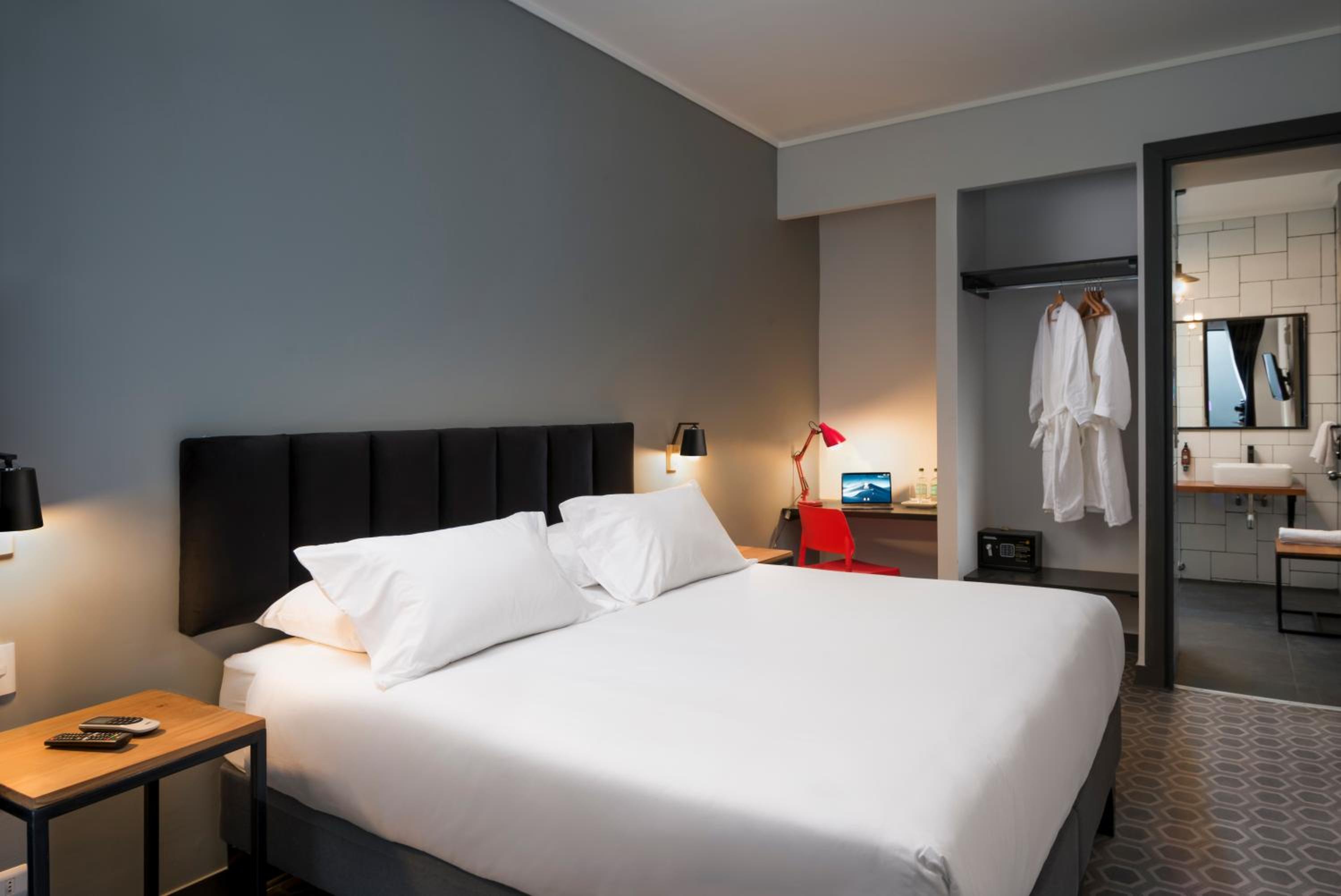 Standard Double Room - Photo 5