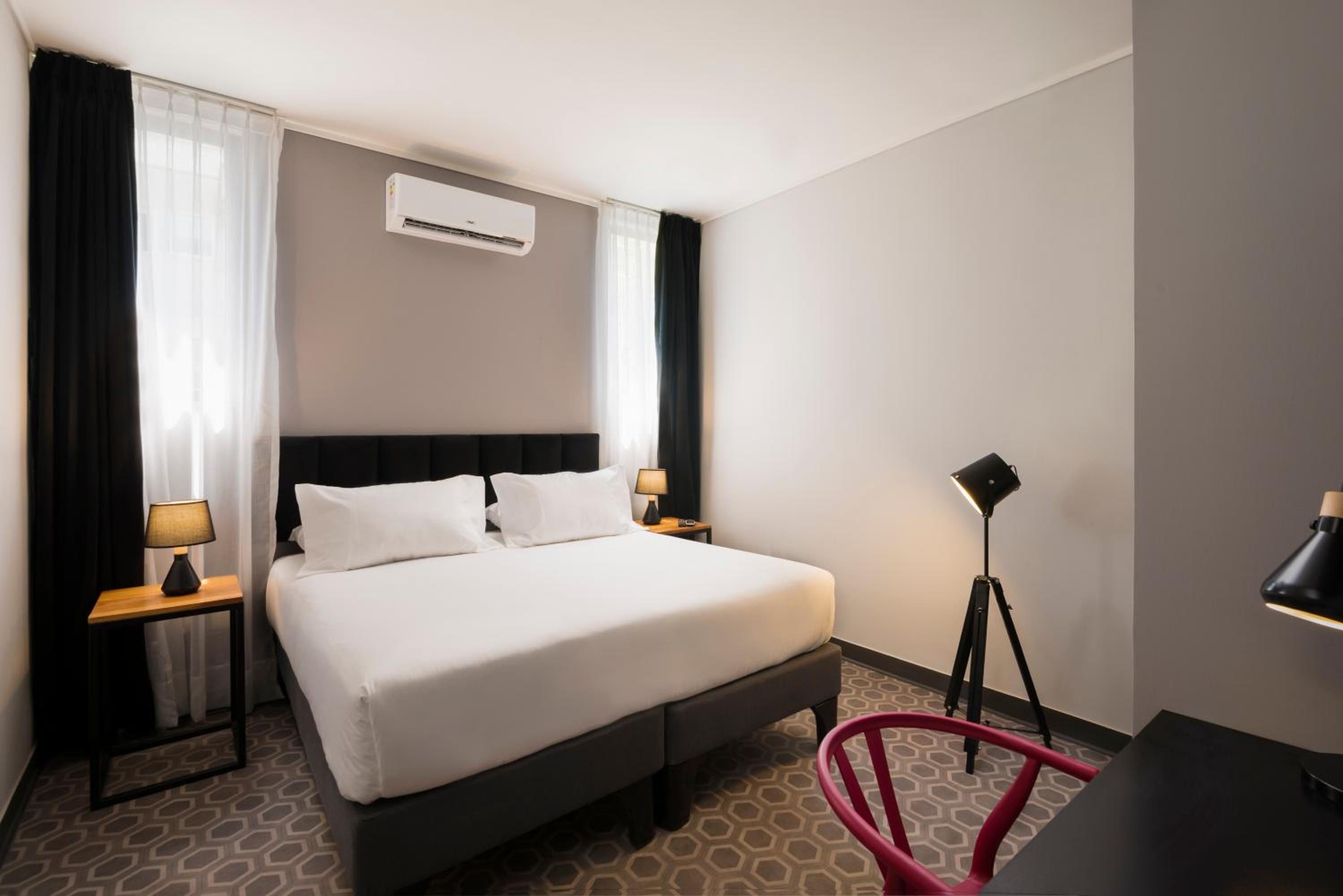 Standard Double Room - Photo 4