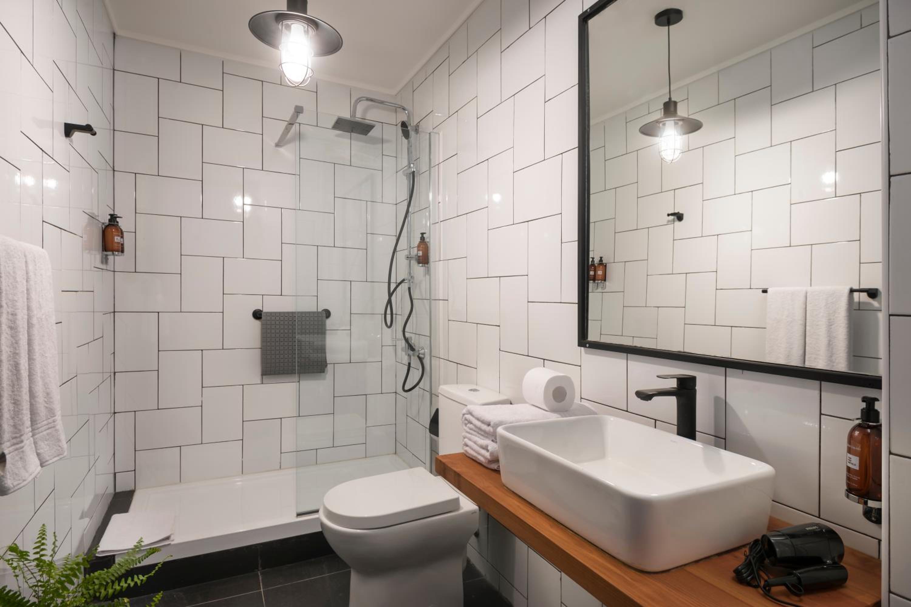 Standard Double Room - Photo 9