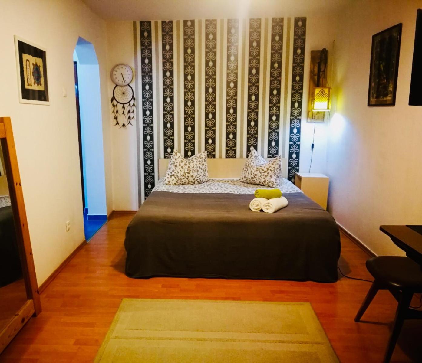 One-Bedroom Apartment photo 2