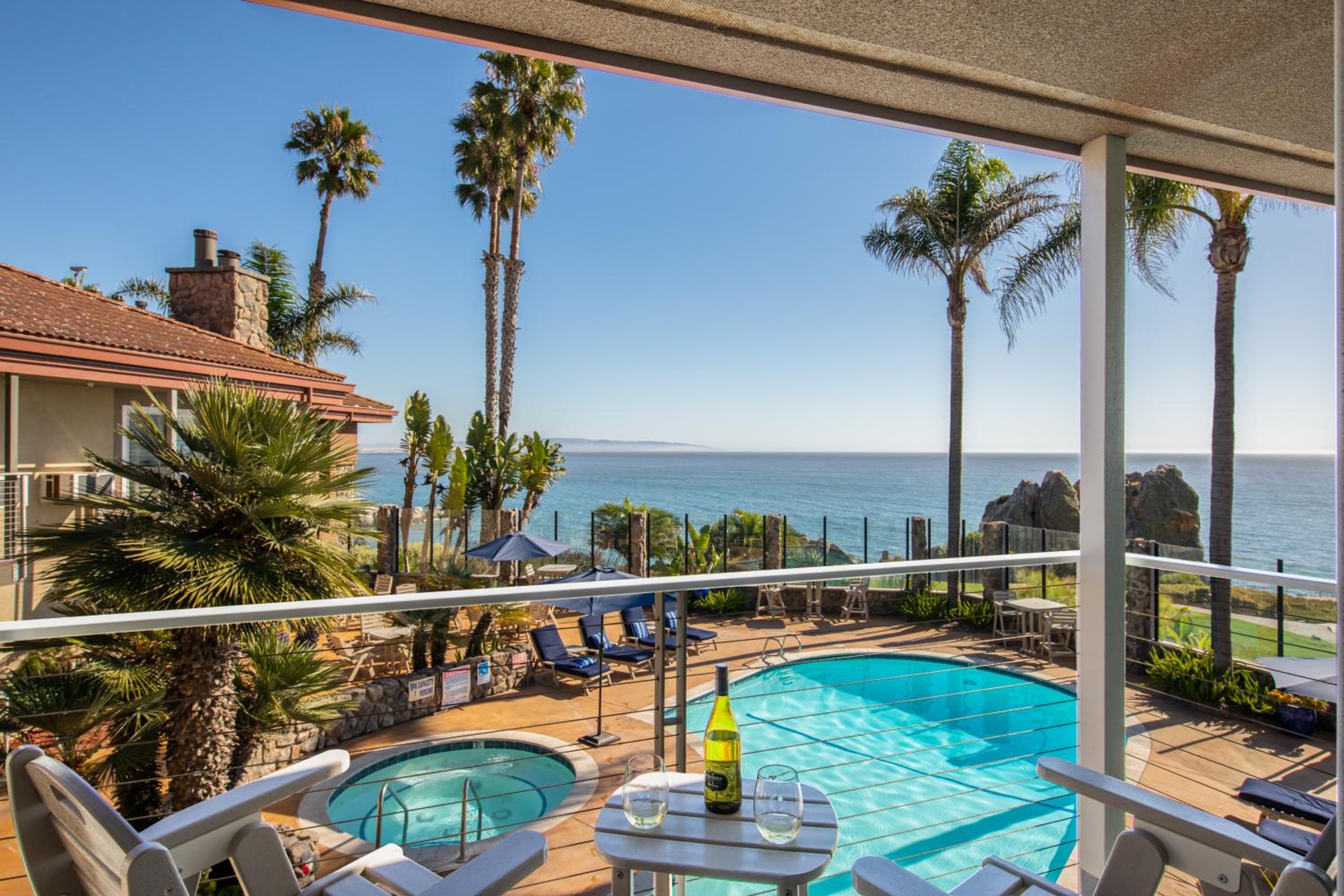 Oceanview Poolside King - Photo 3