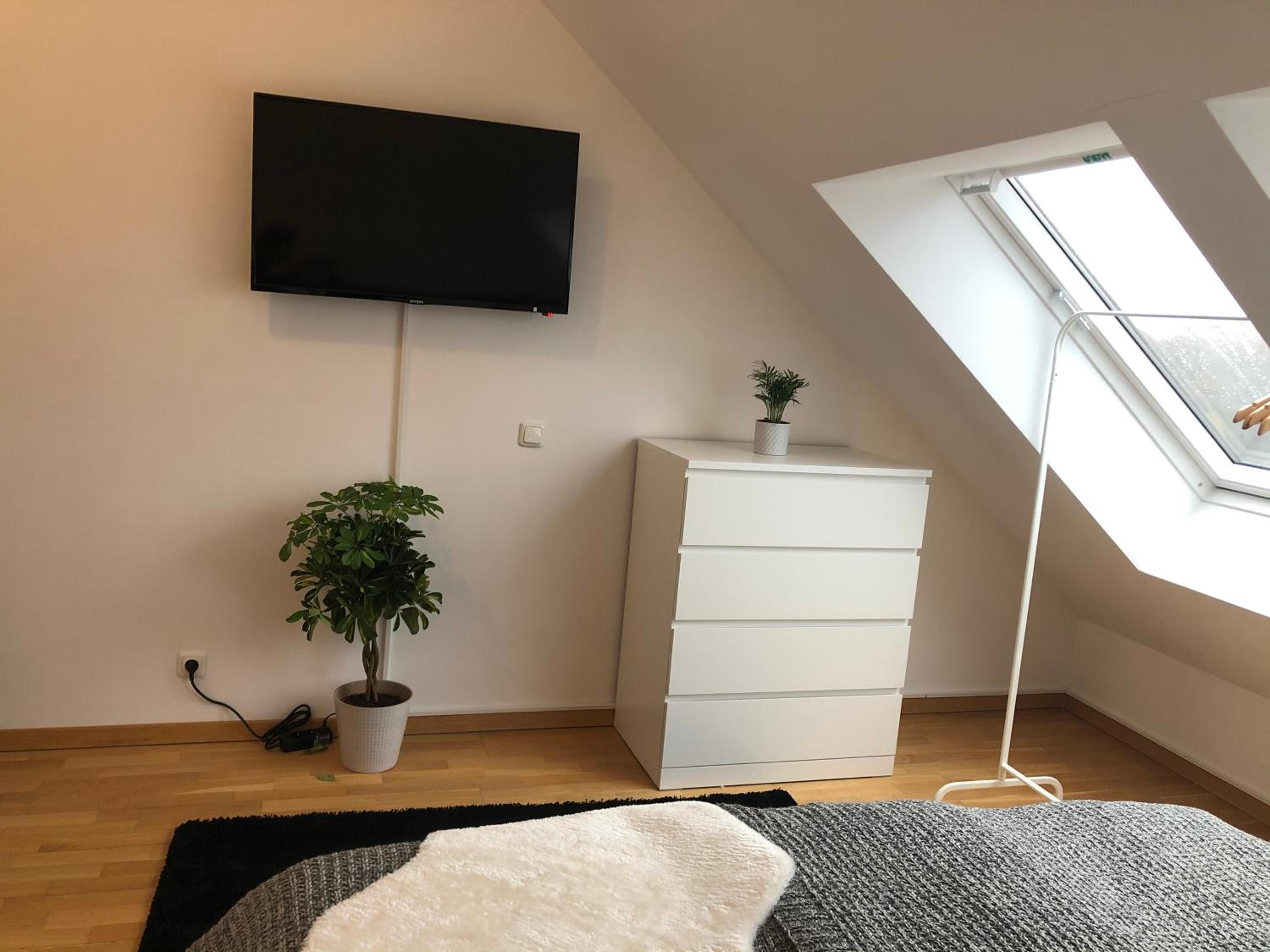 Studio Apartment - Photo 11