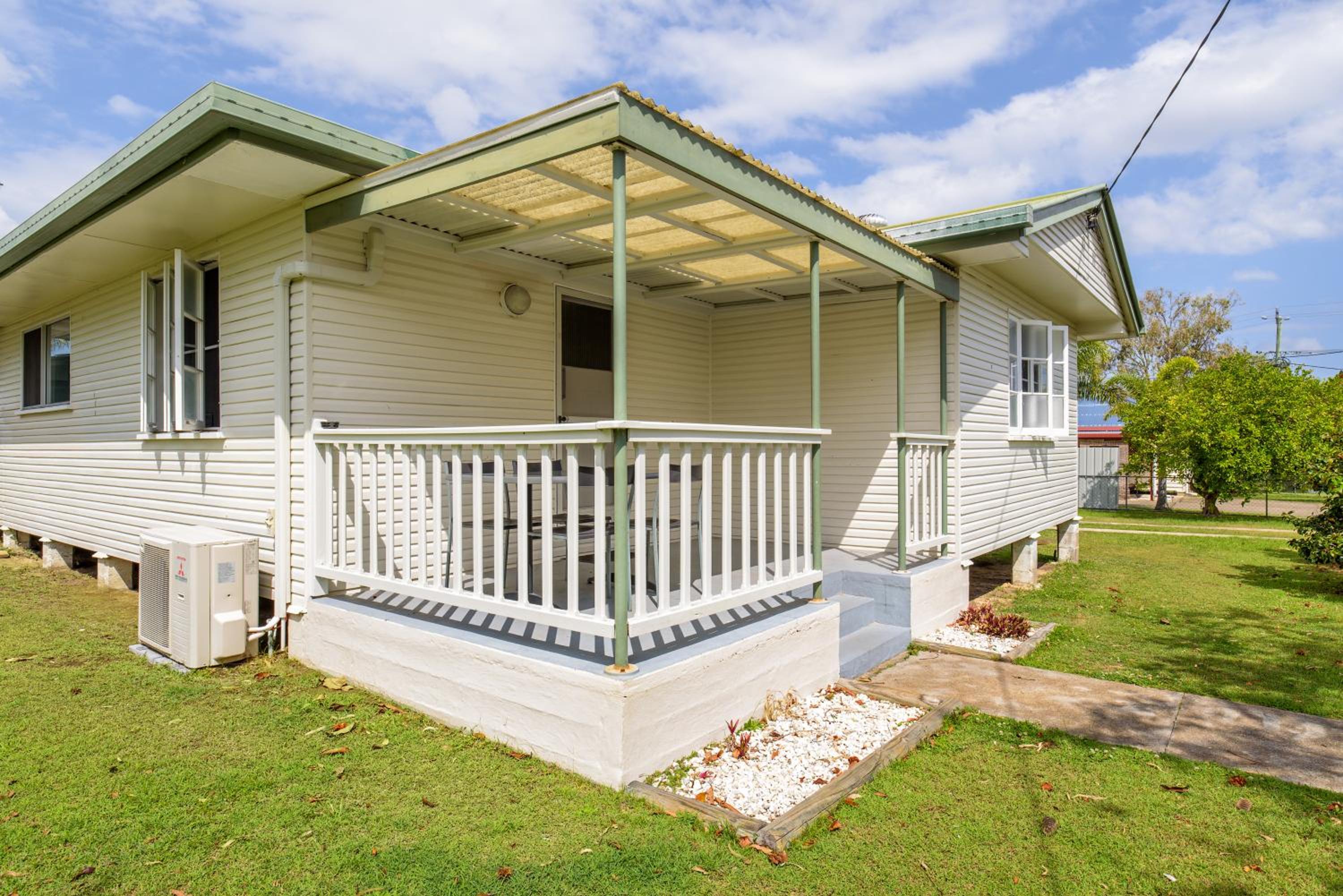 Three-Bedroom House photo 3