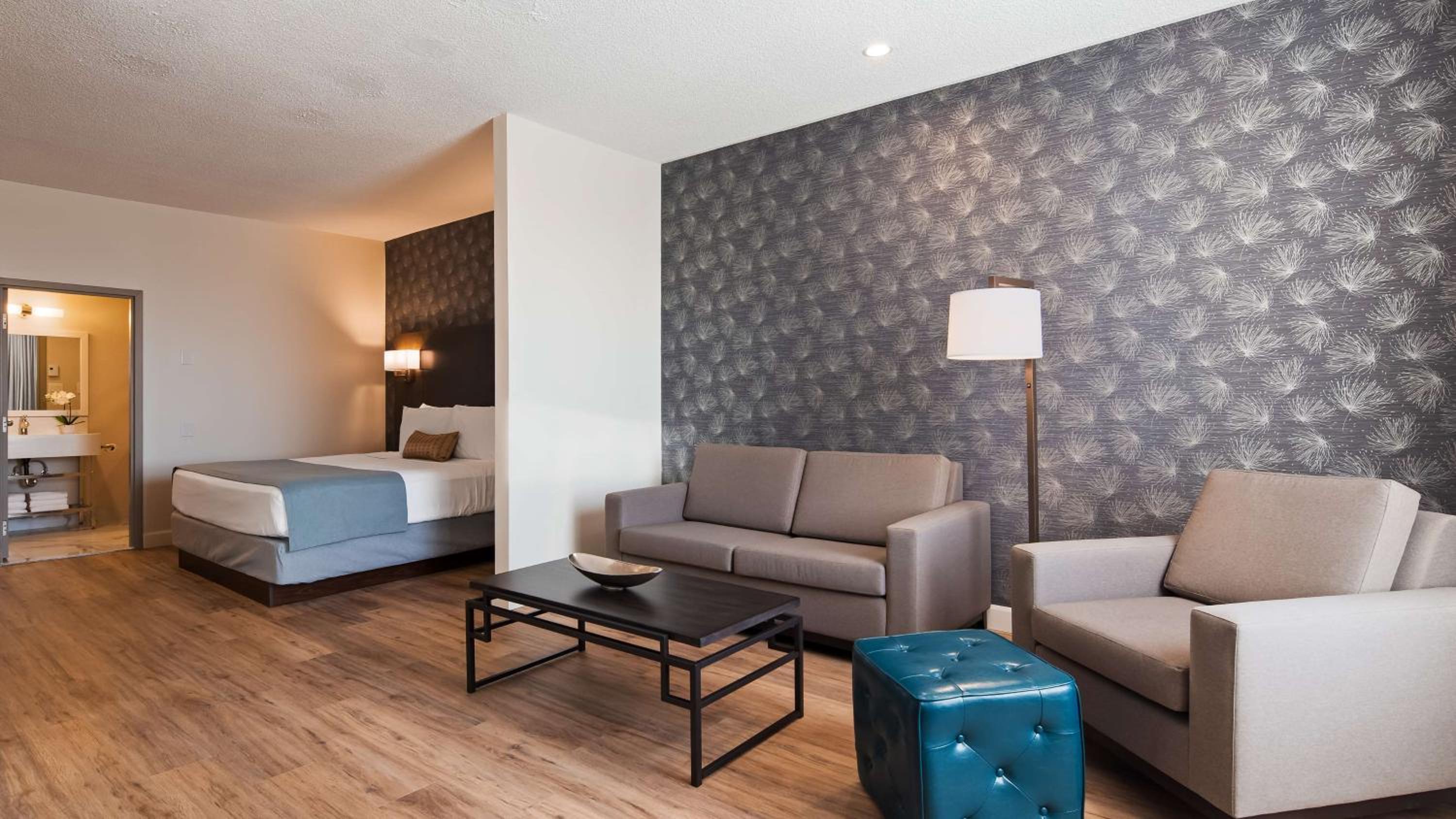 Two-Bedrooms King Suite - Photo 3