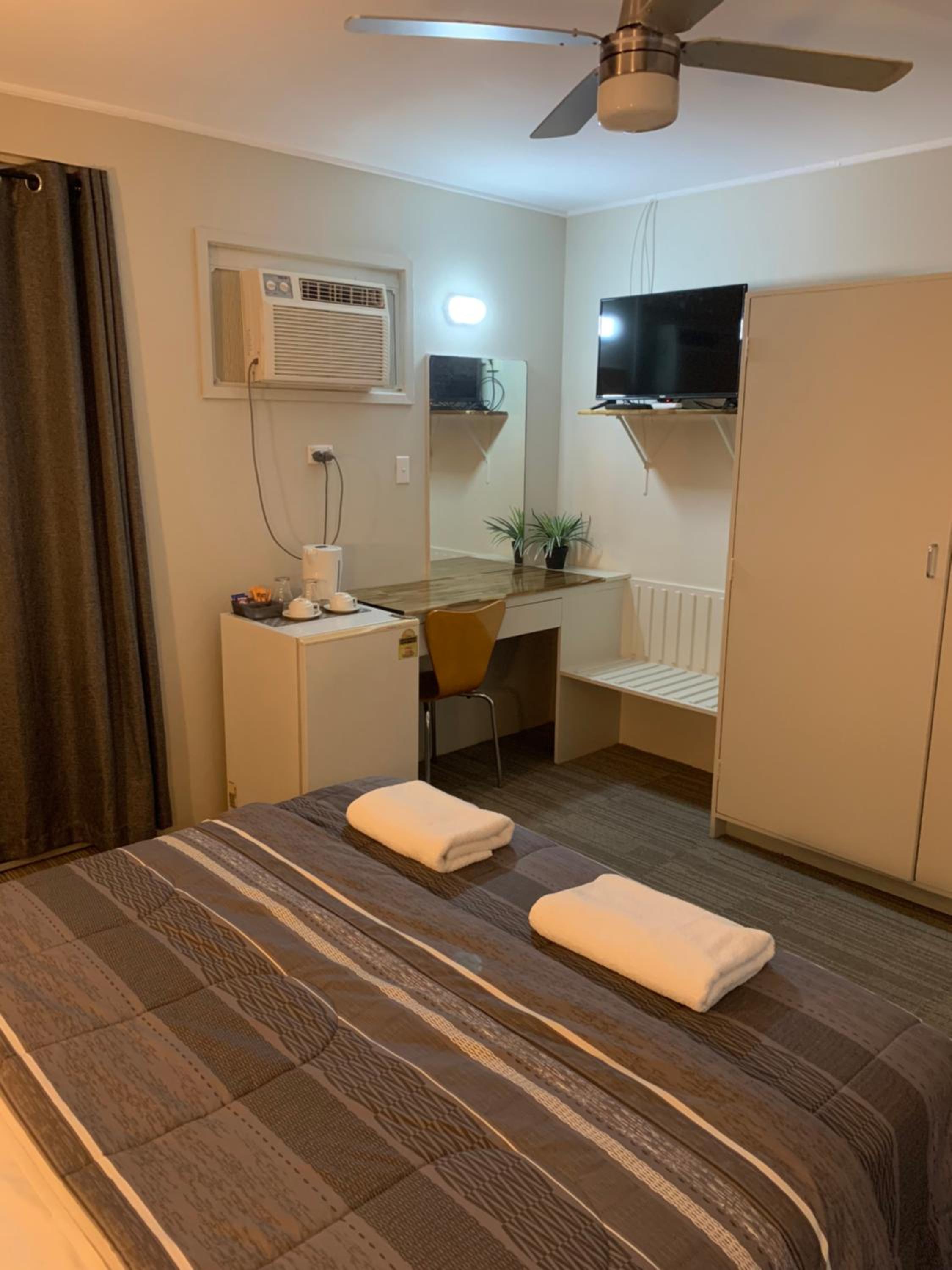 Double Room with Private Bathroom - Photo 8