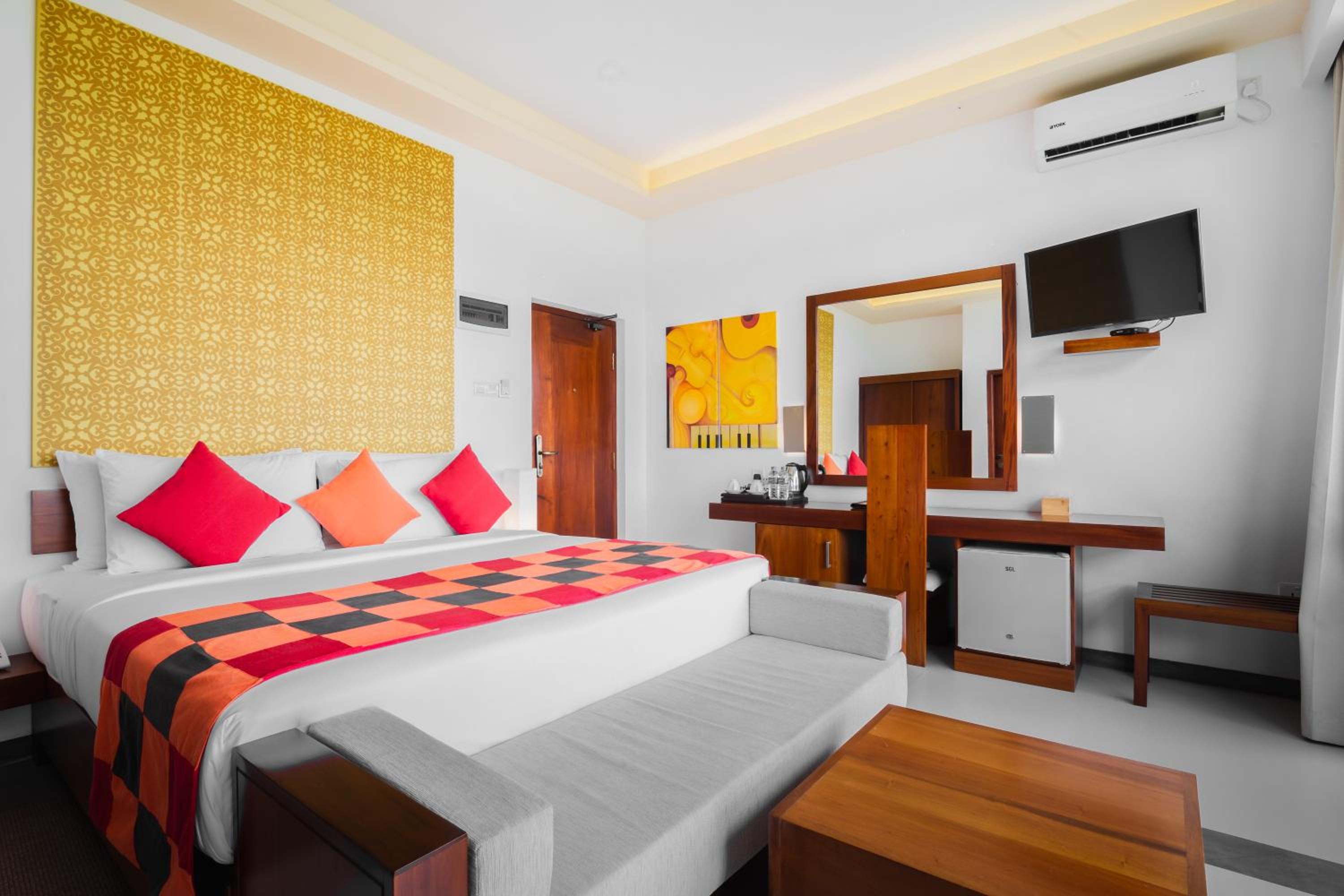 Deluxe Suite - Photo 2