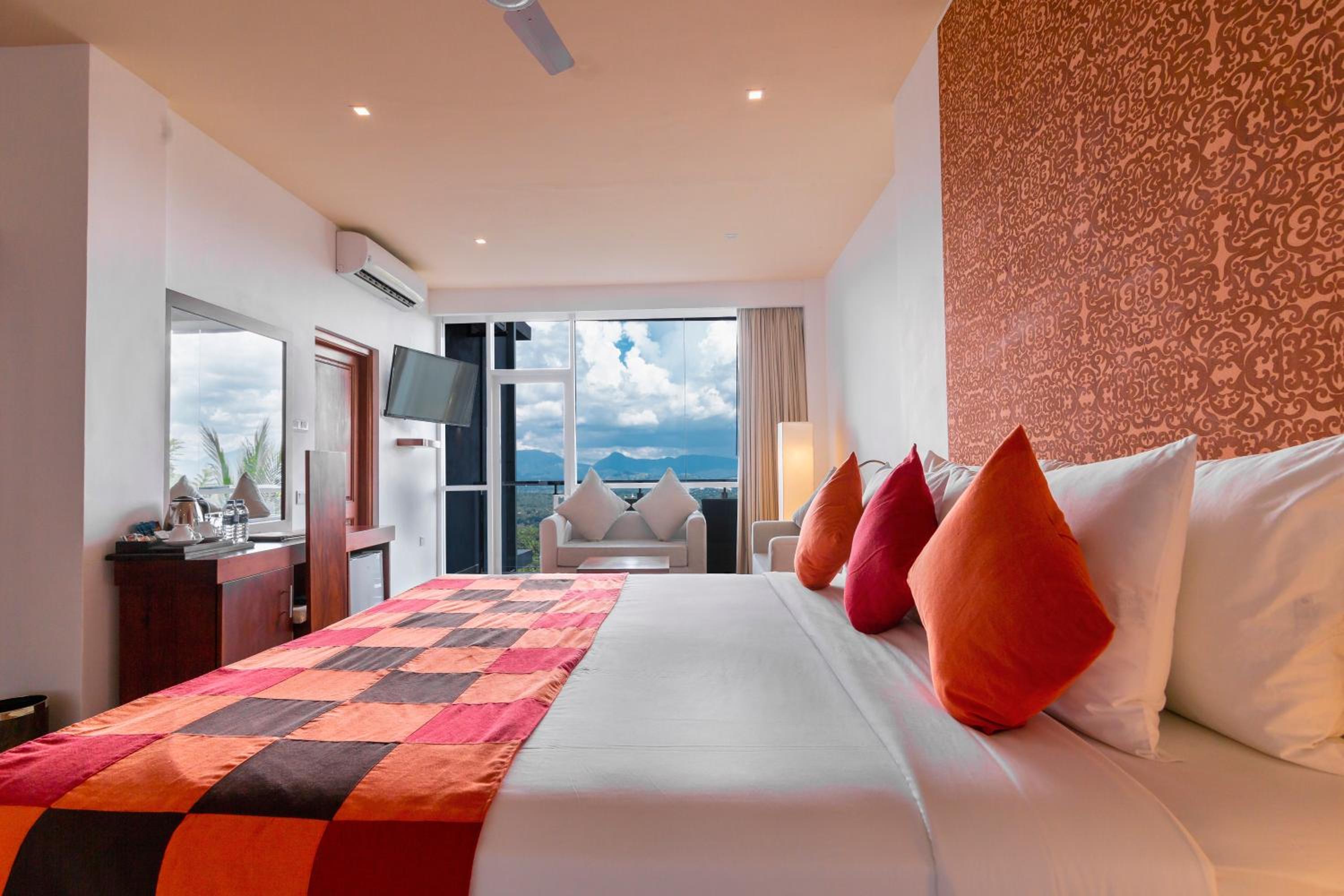 Superior Suite - Photo 3