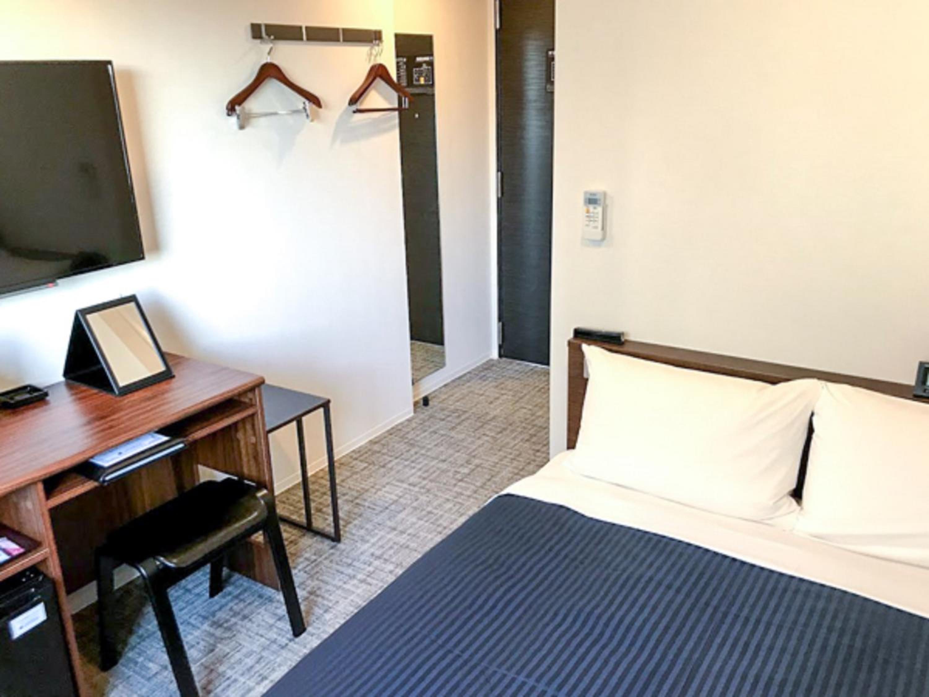 Double Room with Small Double Bed - Non-Smoking - Photo 2