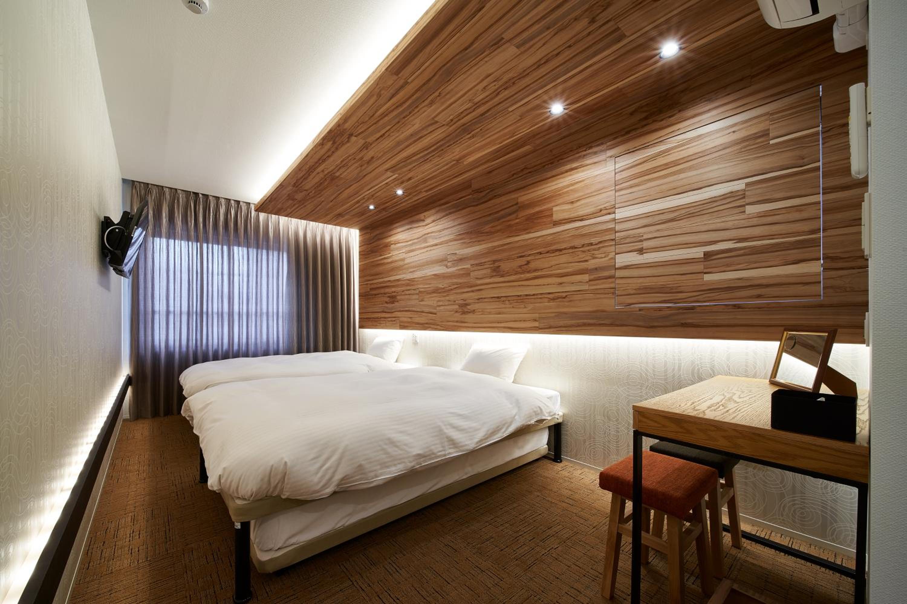 Twin Room with Extra Bed - Photo 5