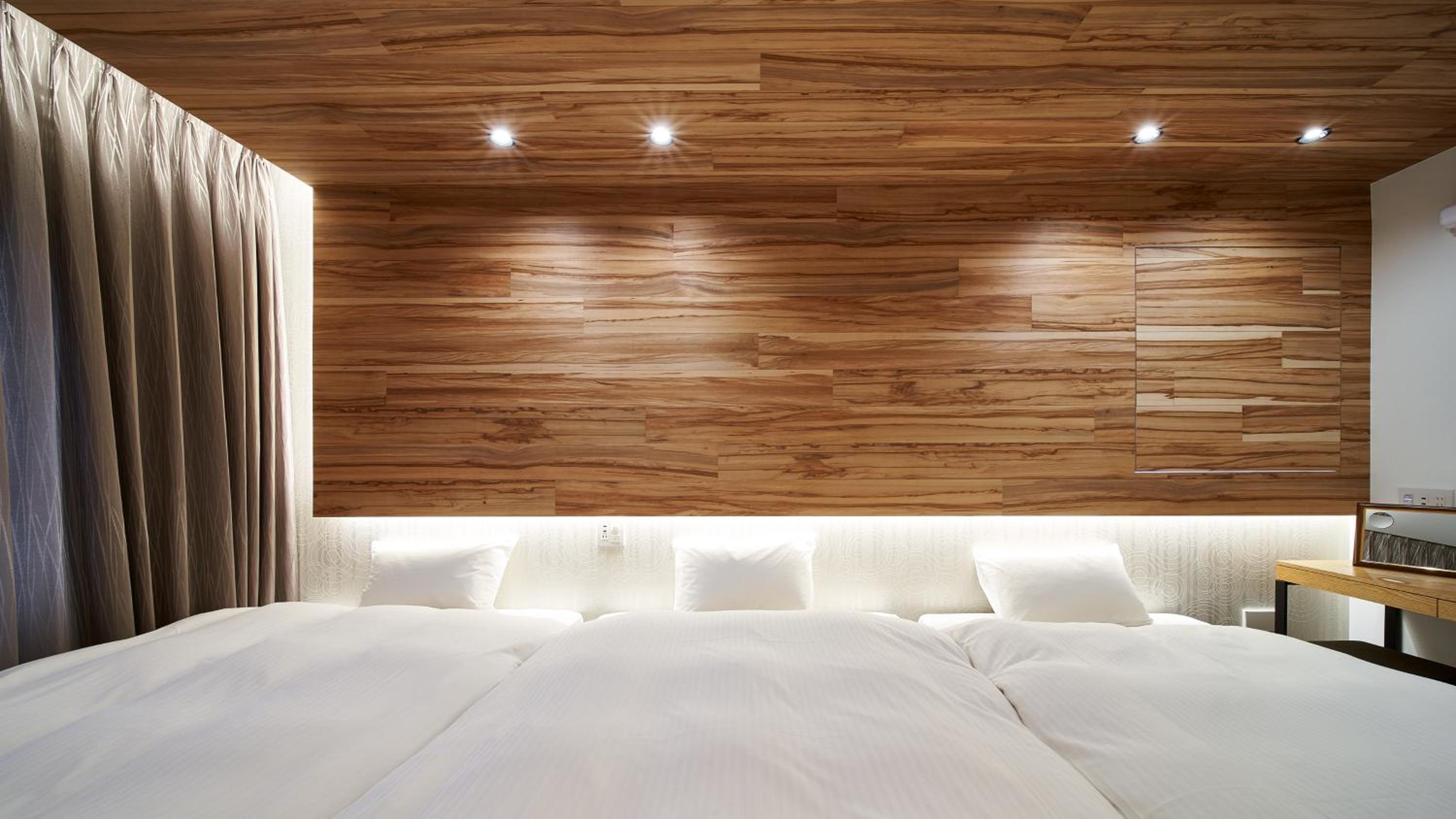 Twin Room with Extra Bed - Photo 4