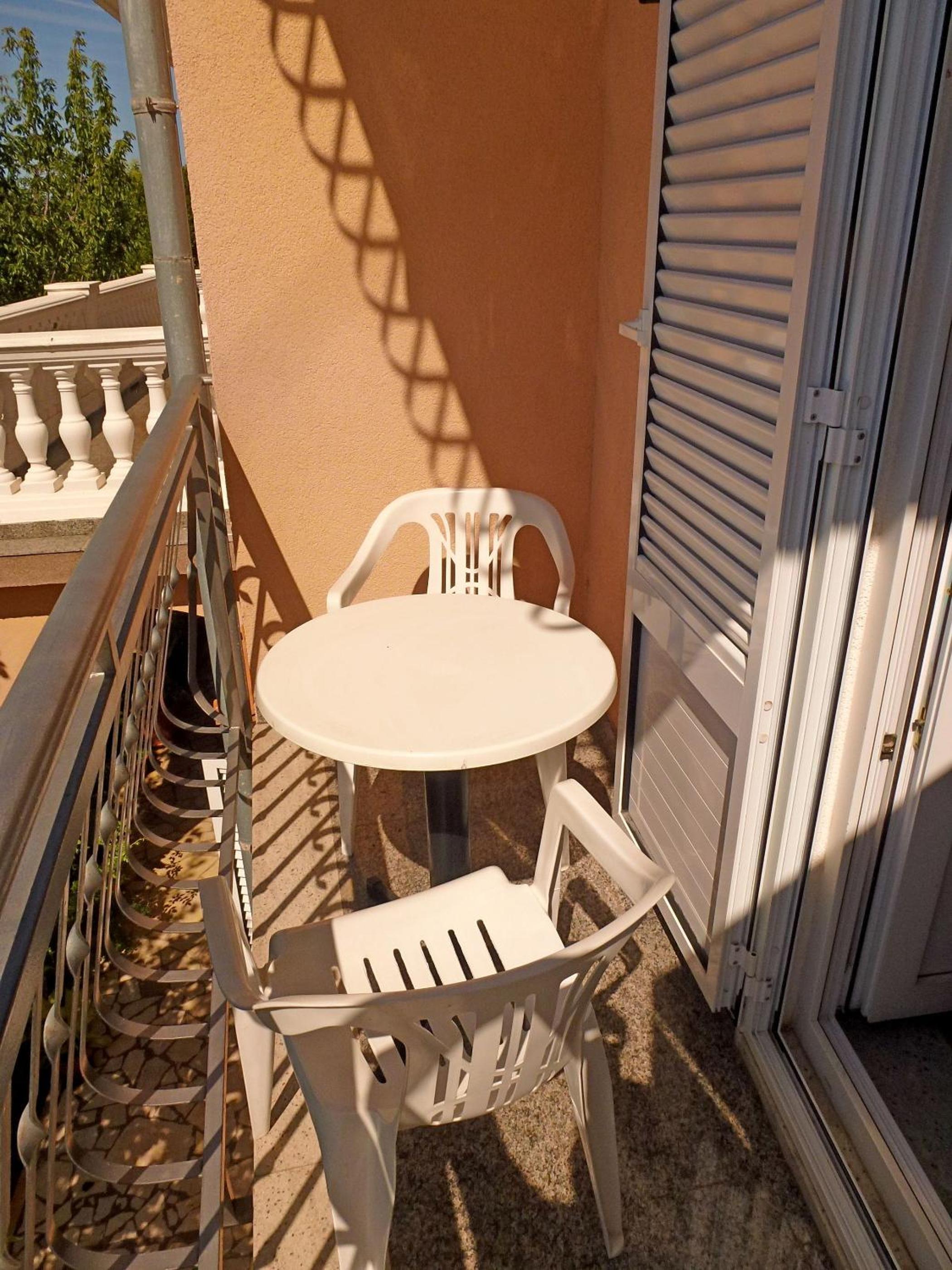One-Bedroom Apartment with Balcony photo 3