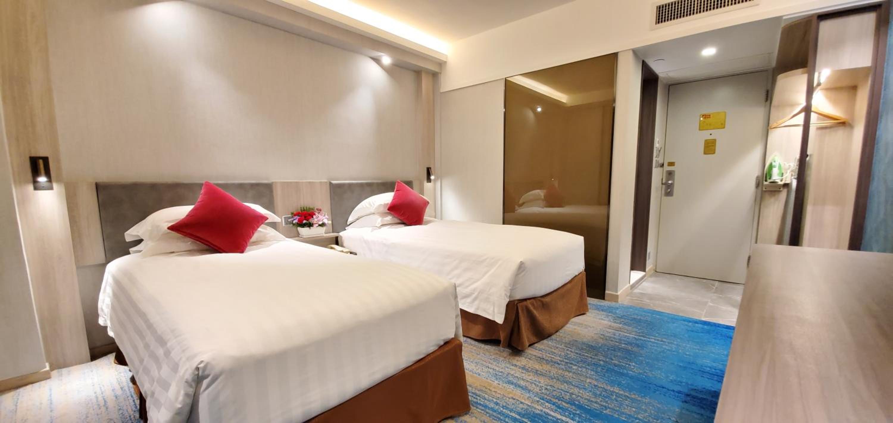 Premier Sky with Twin Beds