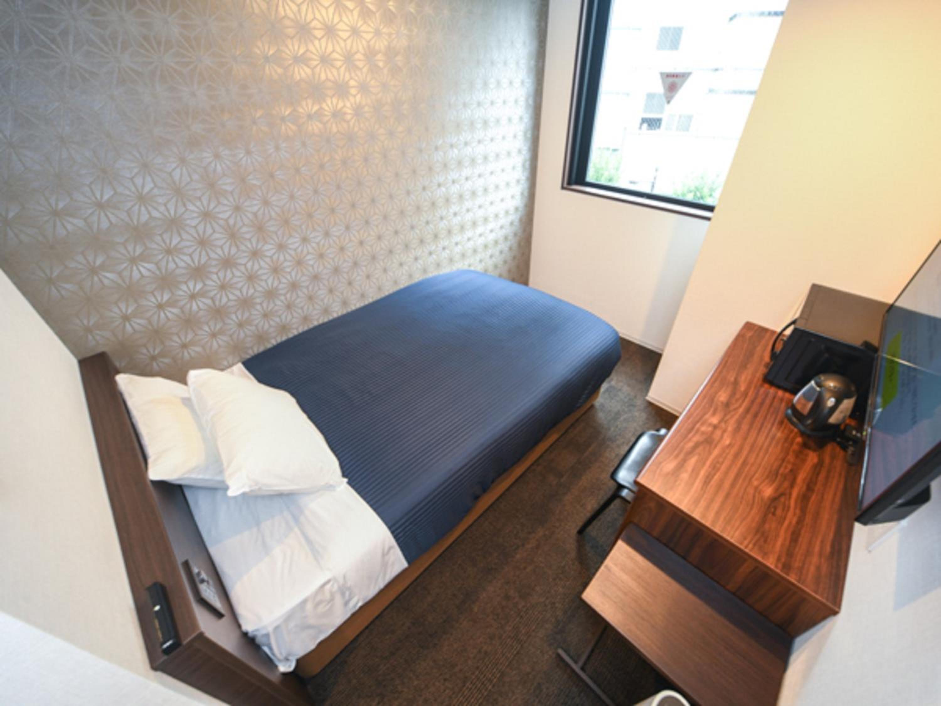 Double Room with Small Double Bed - Non-Smoking photo 2