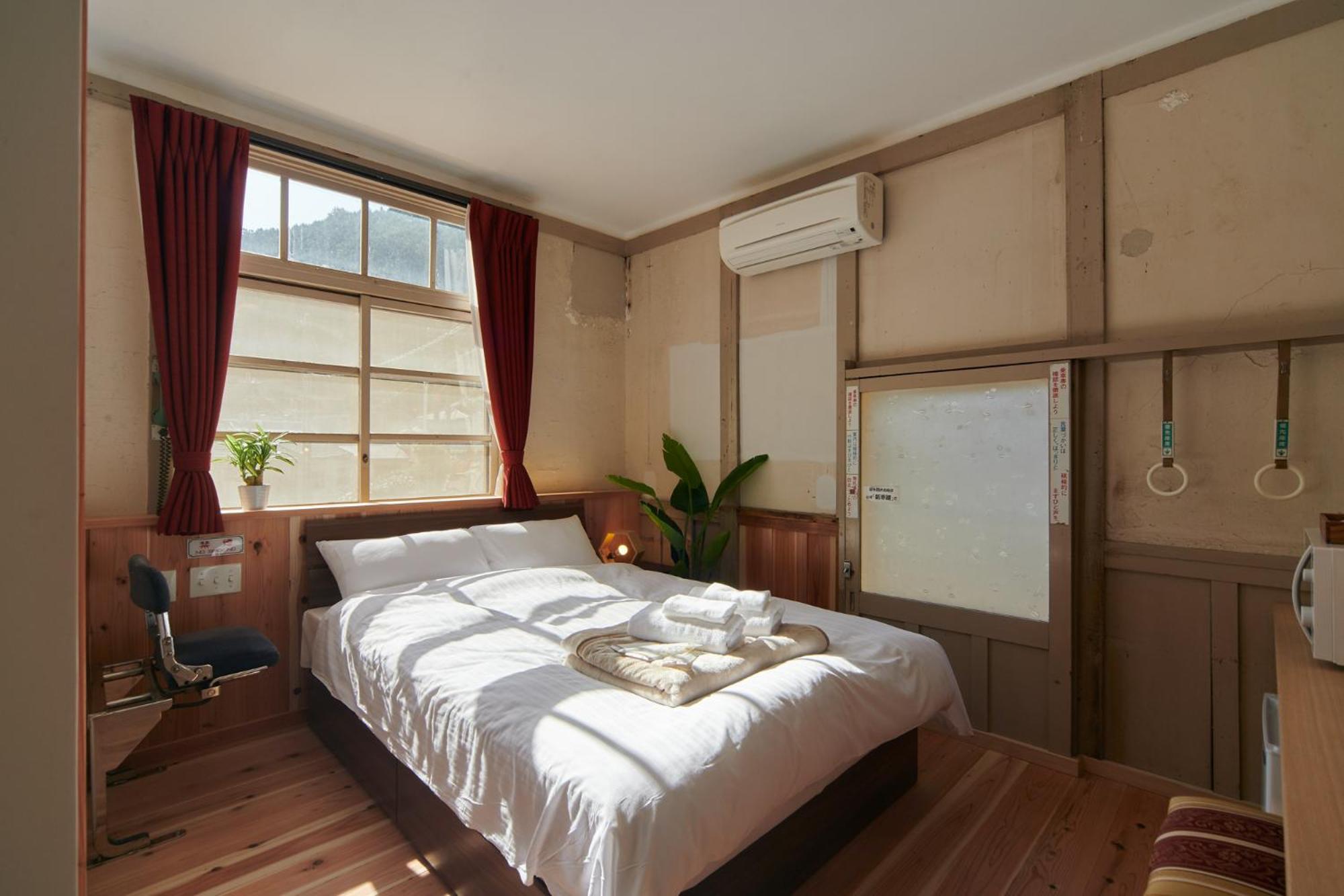 One-Bedroom House photo 1
