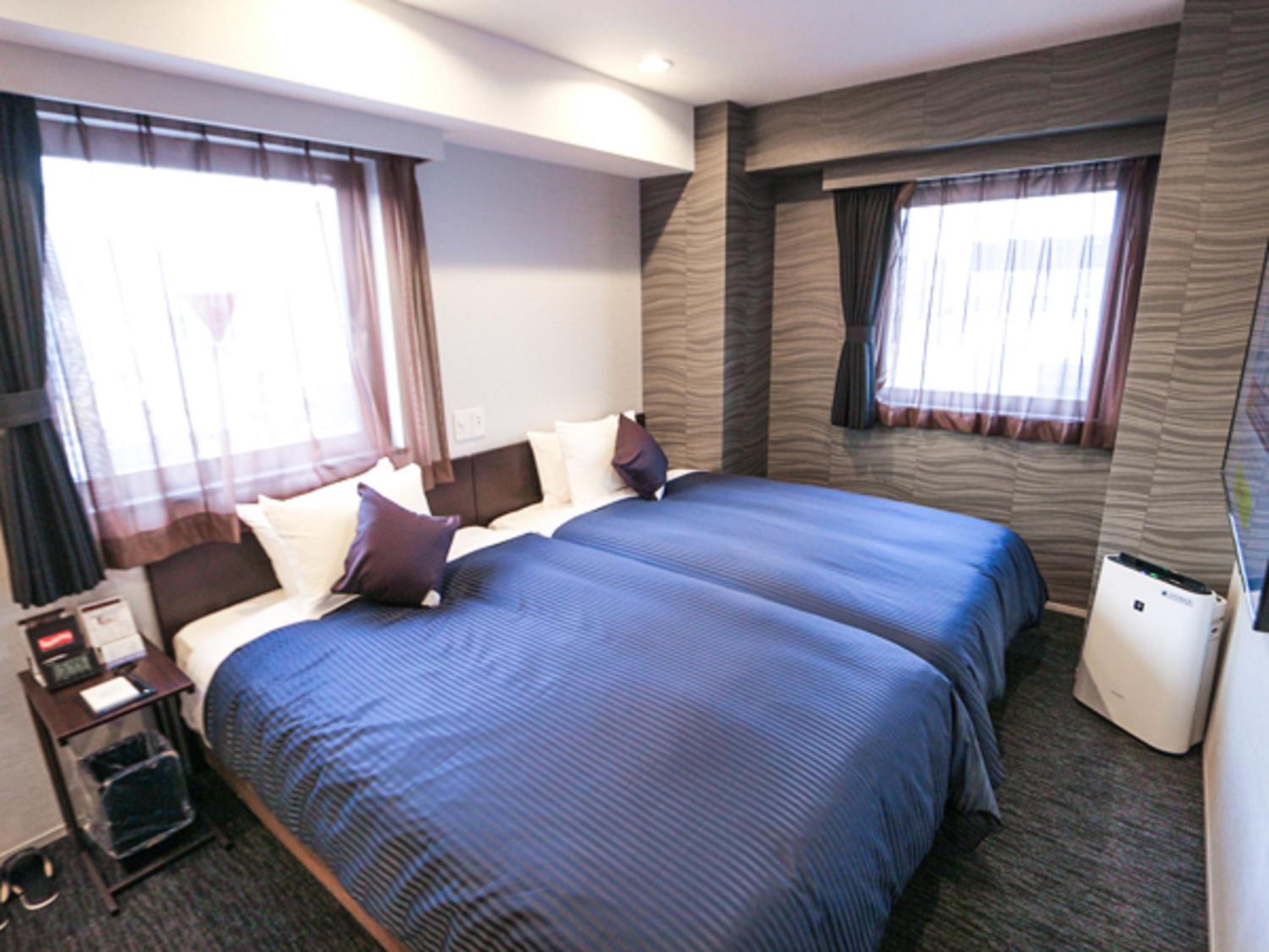 Twin Room - Non-Smoking photo 1