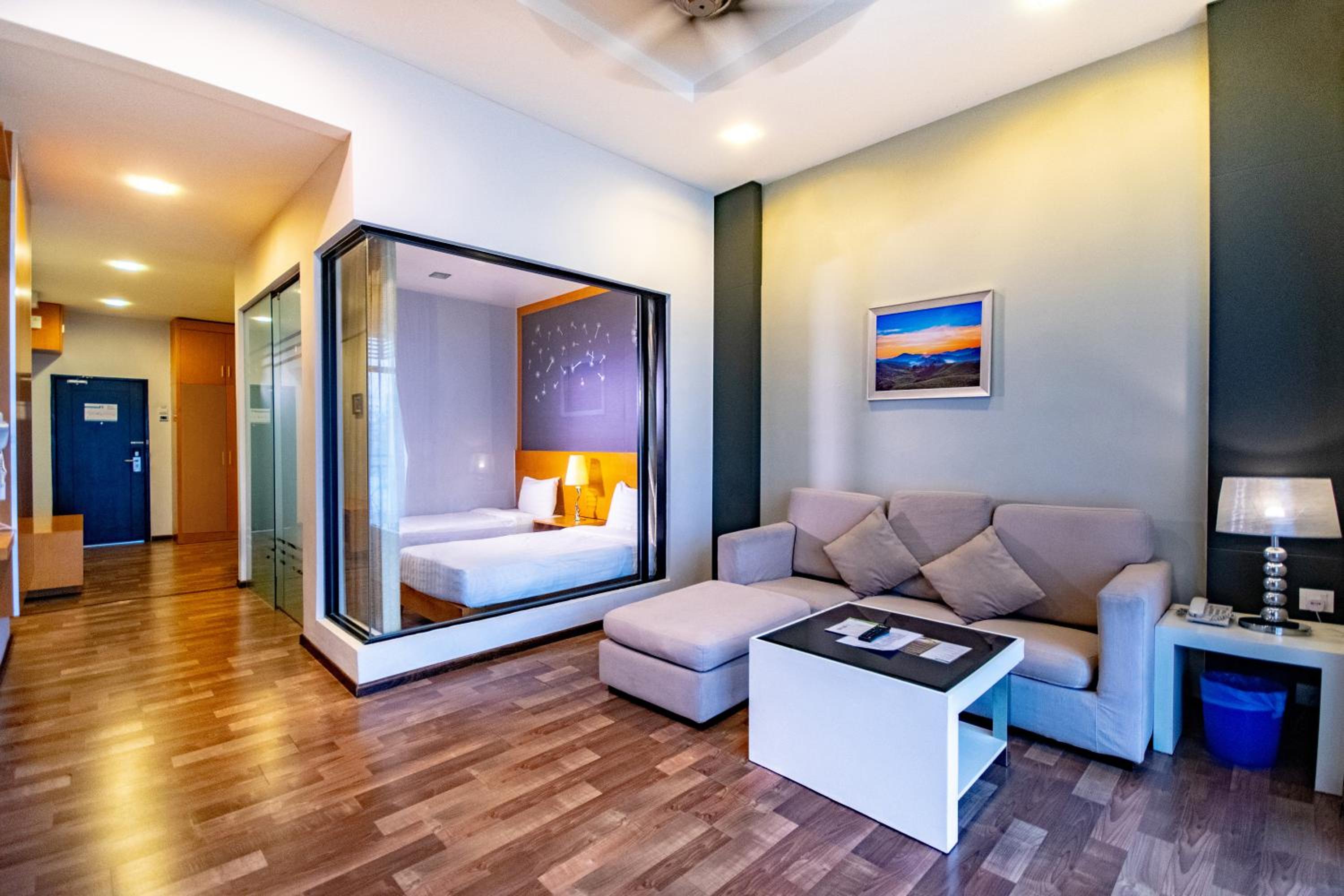 One-Bedroom Twin Suite photo 3