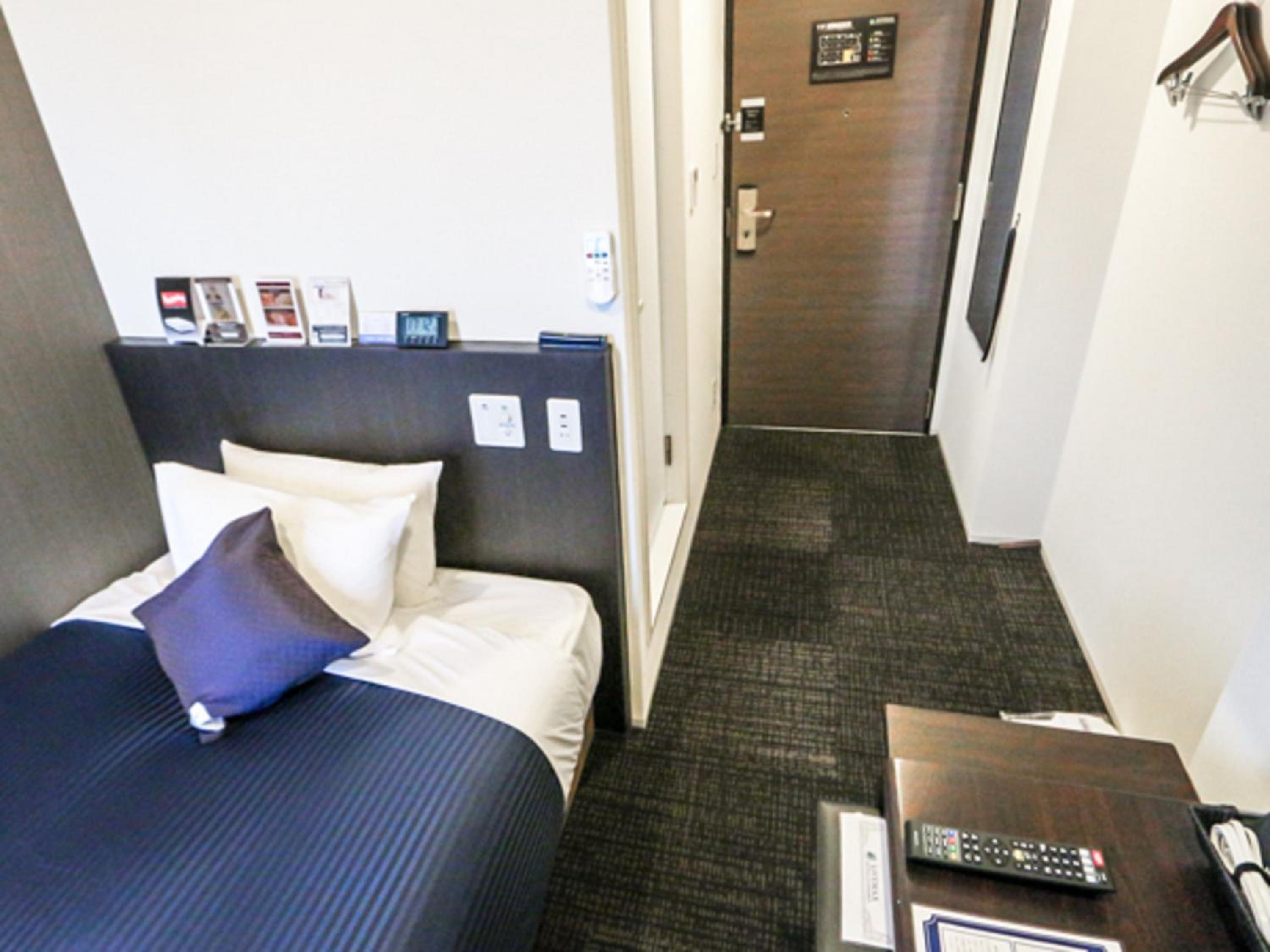 Double Room with Small Double Bed - Non-Smoking photo 3