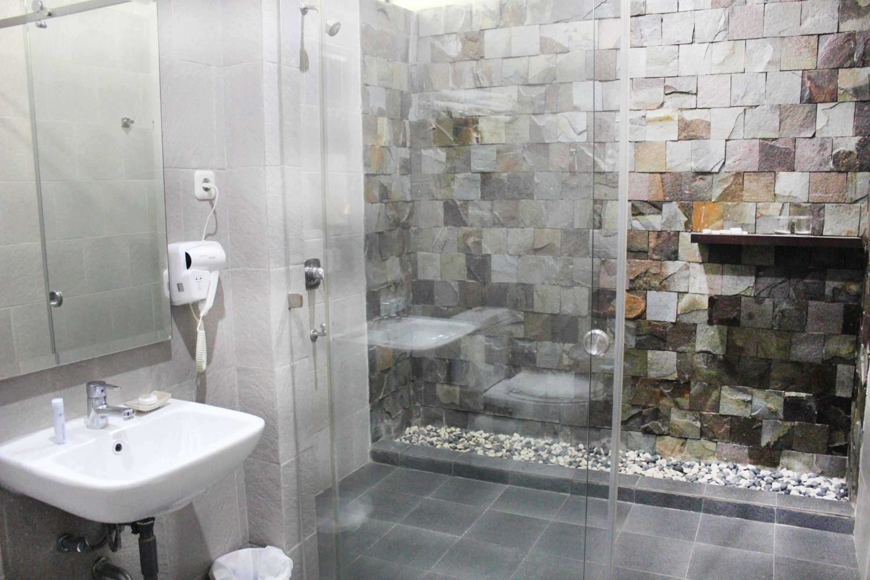 Deluxe Cottage Twin - Photo 6