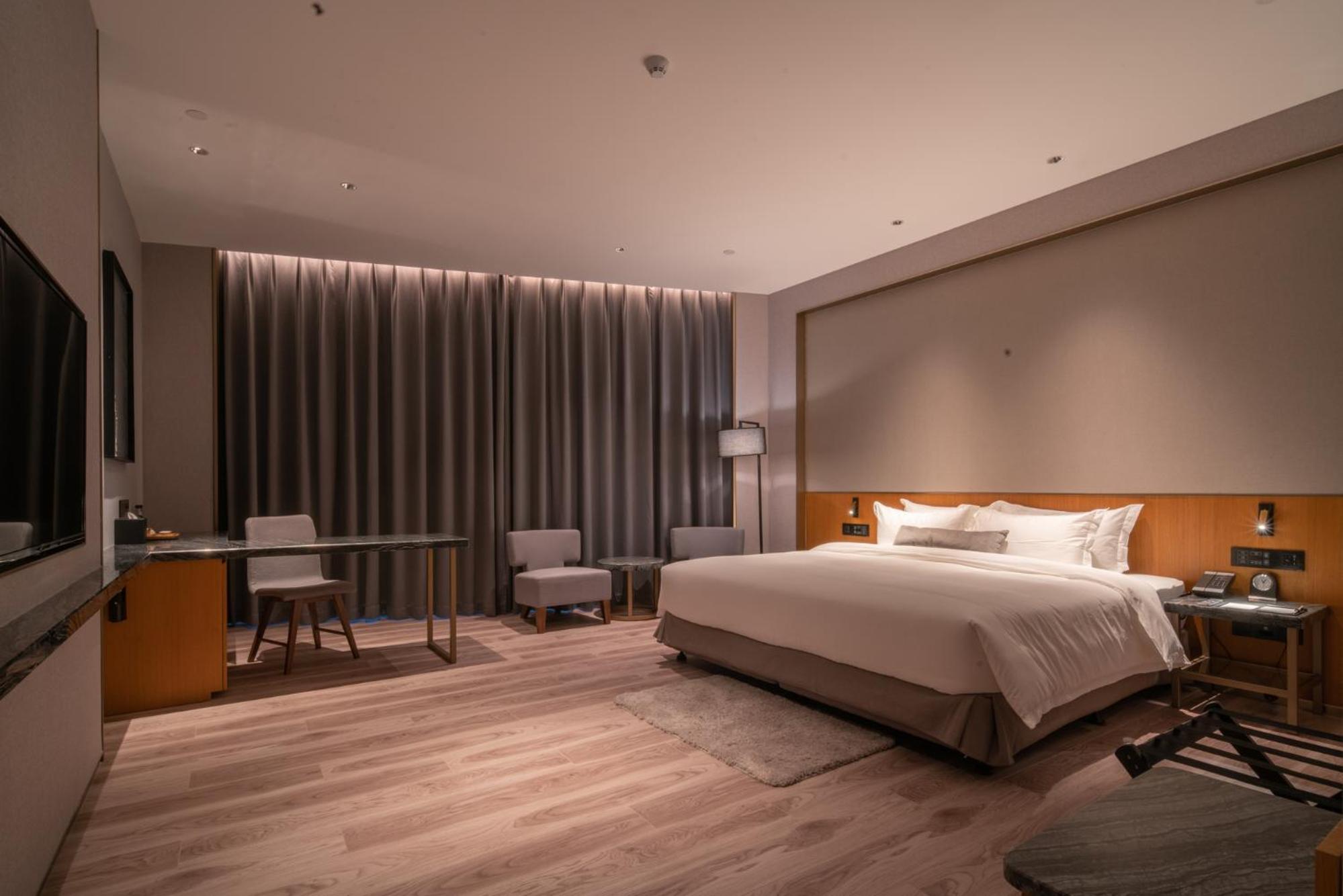Deluxe Queen Room photo 1
