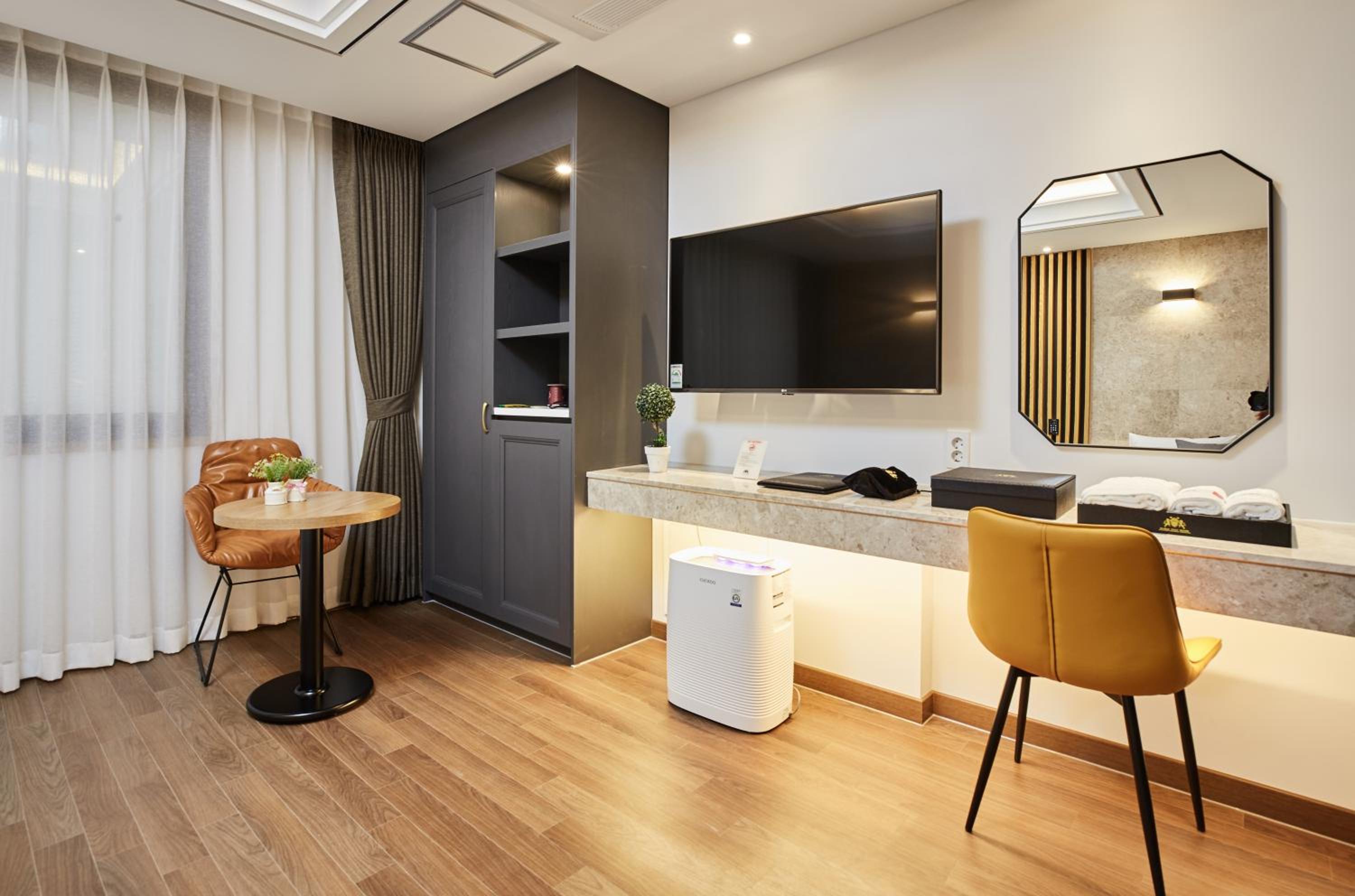 Standard Double Room - Photo 4