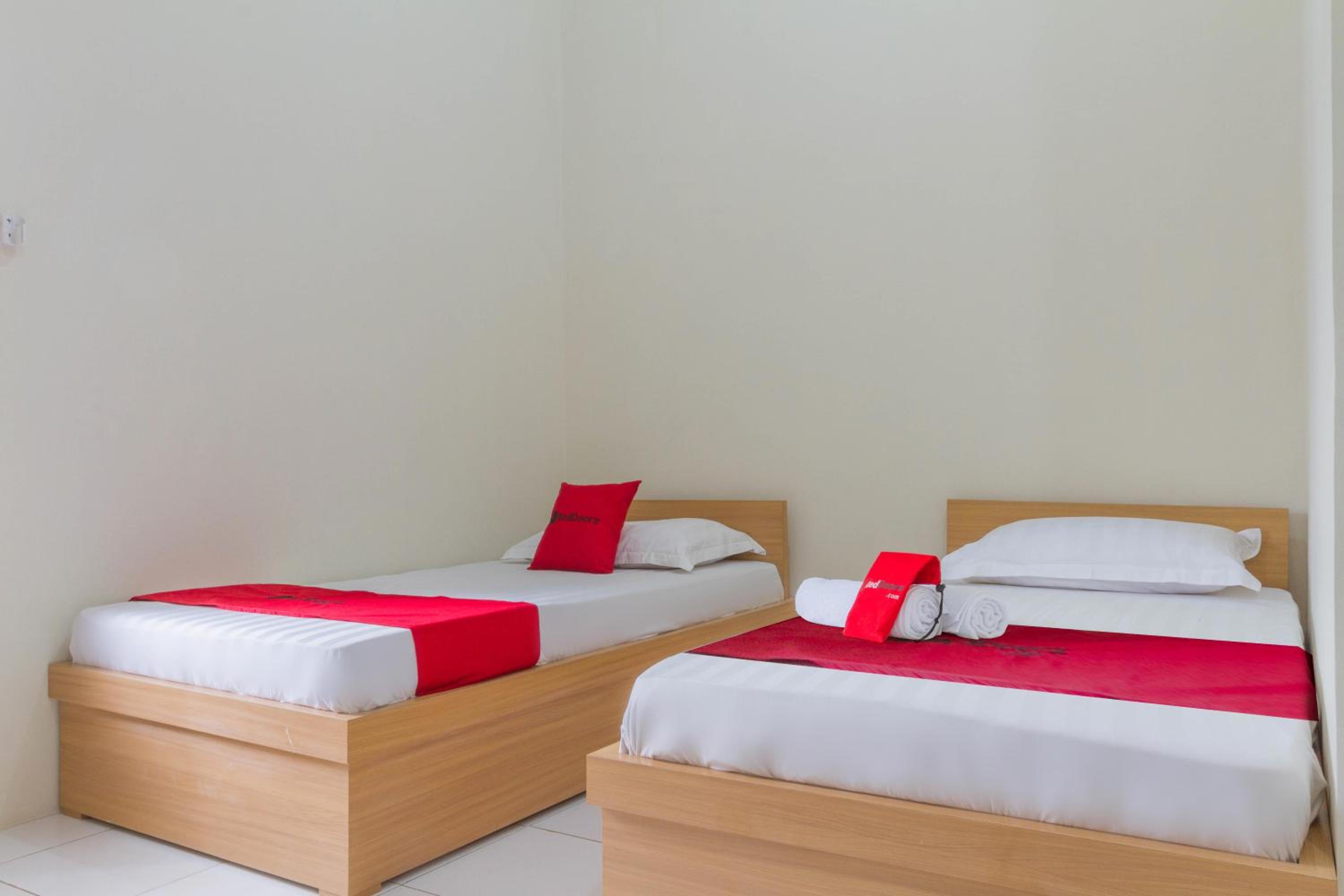 Twin Room - Photo 1