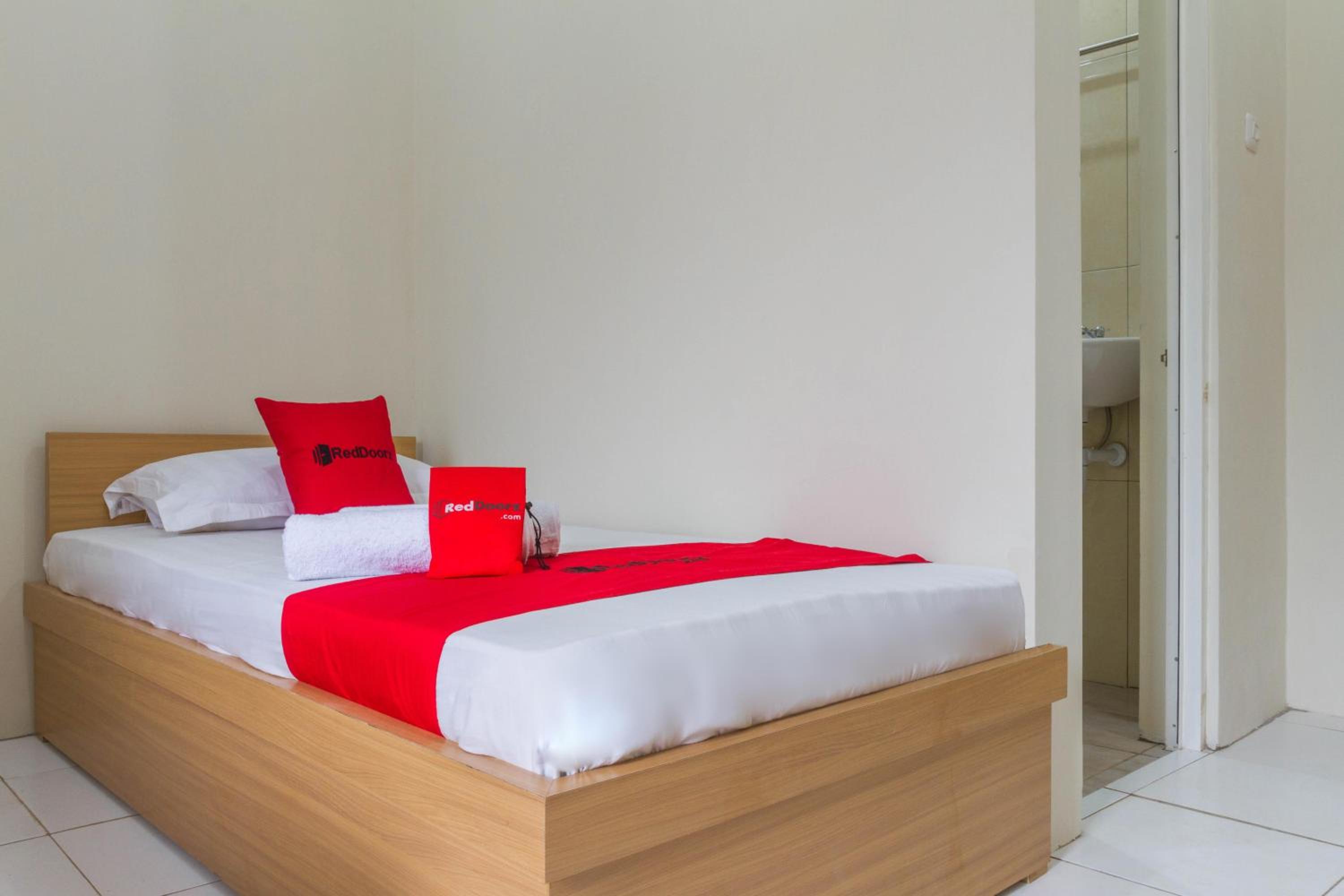 Twin Room - Photo 3