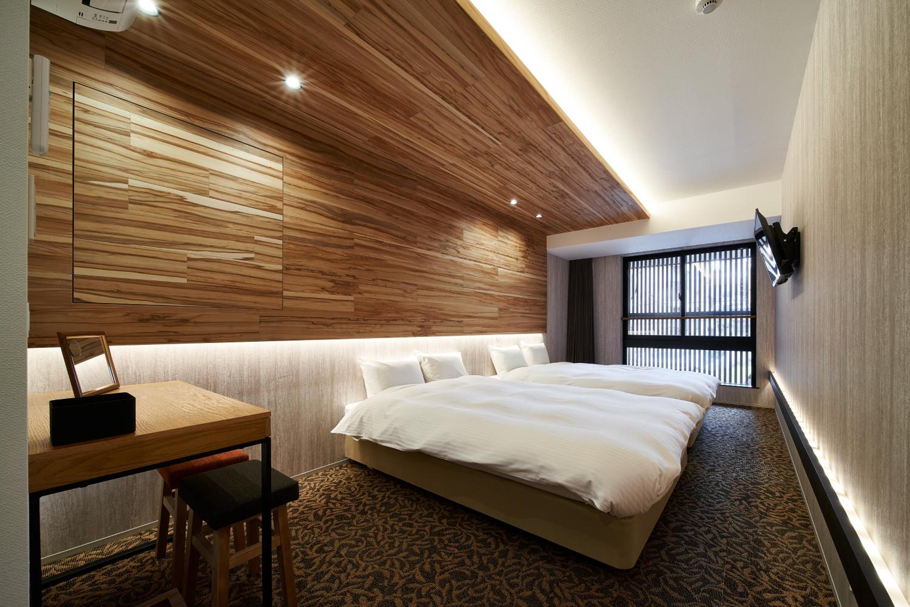 Large Twin Room - Photo 1
