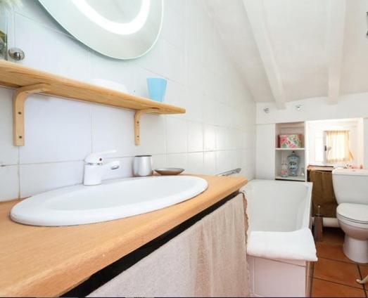 Two-Bedroom Apartment - Ruelle Du Malonat
