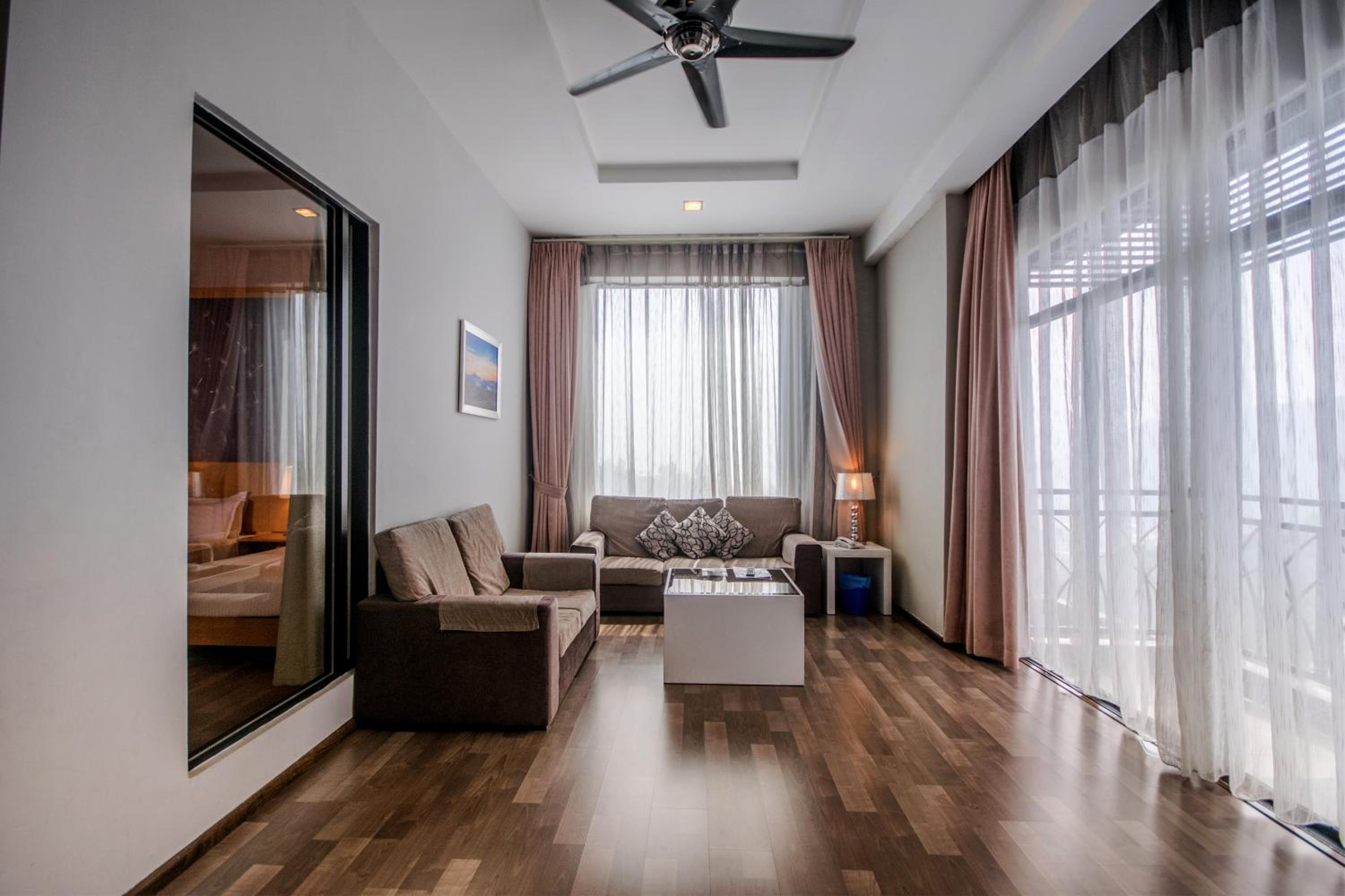 Two-Bedroom Suite photo 3
