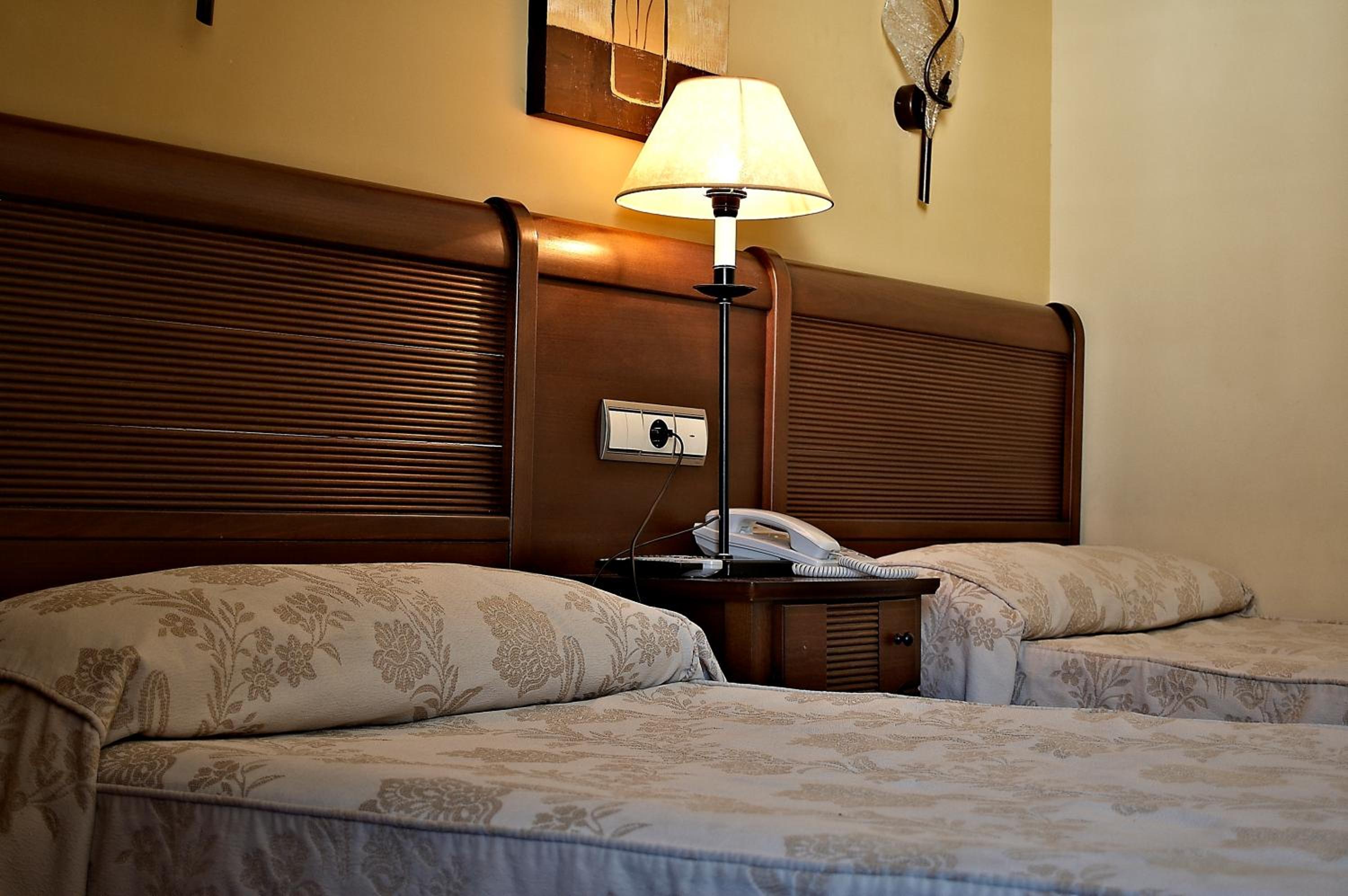 Triple Room with Private Bathroom photo 3