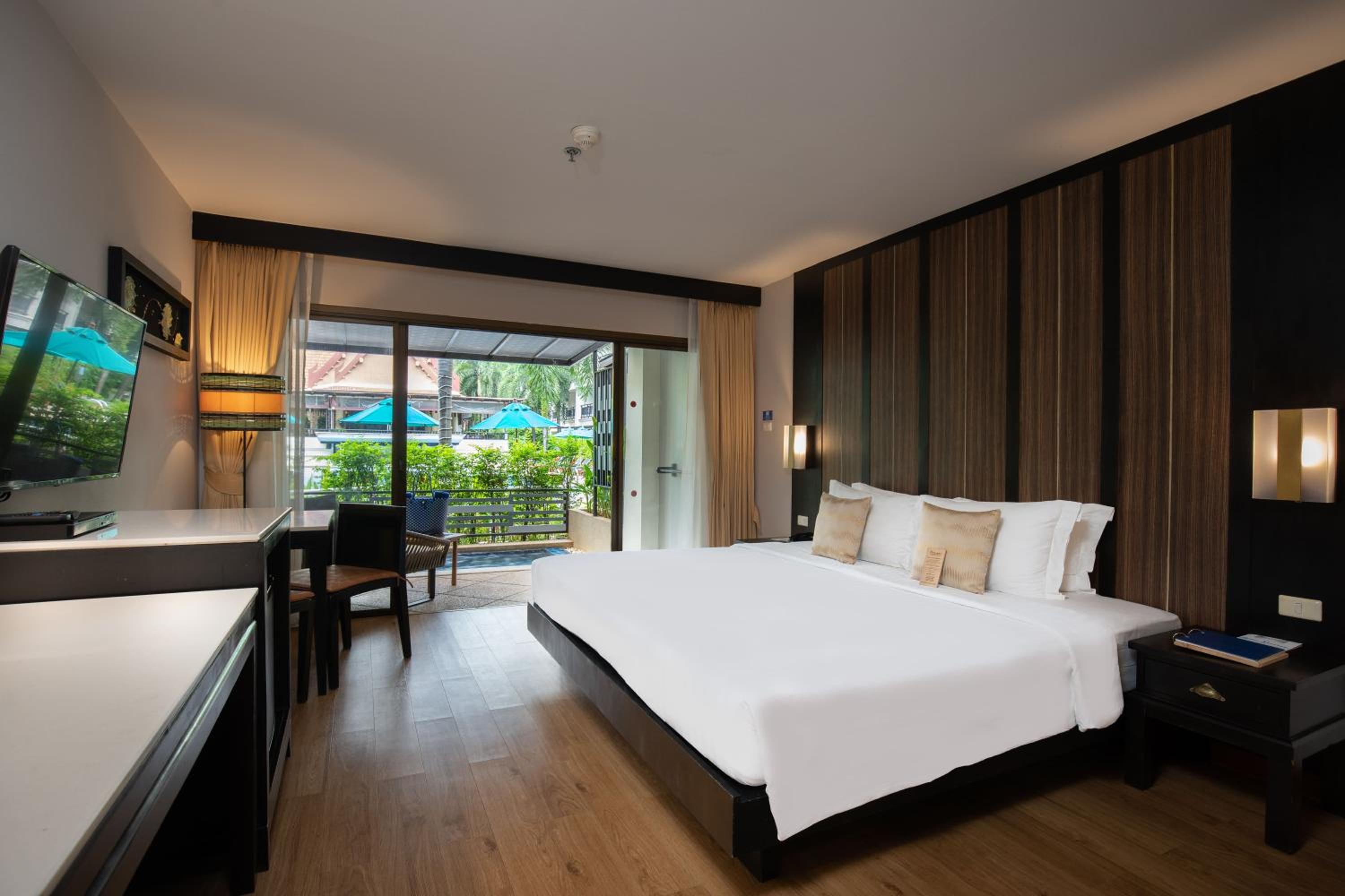 Deluxe Double or Twin Room with Spa Bath - Photo 3
