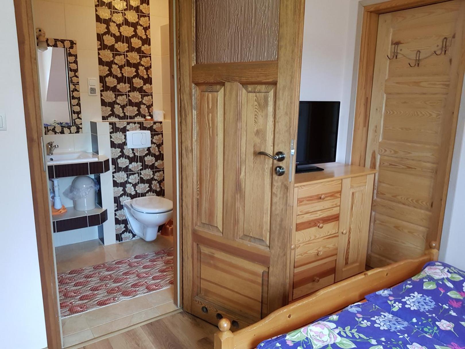 Double Room With Private Bathroom photo 3