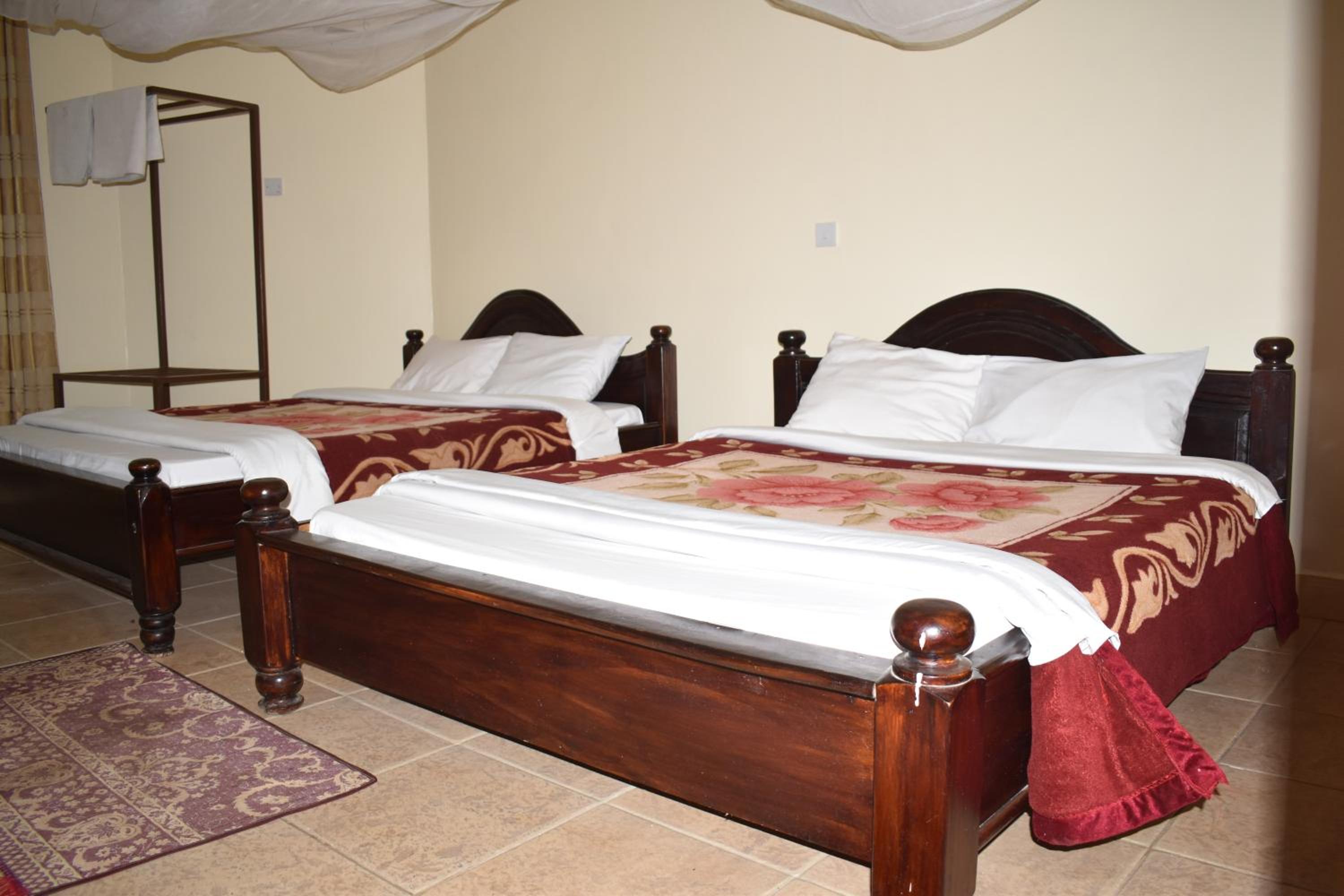 Deluxe Twin Room photo 3