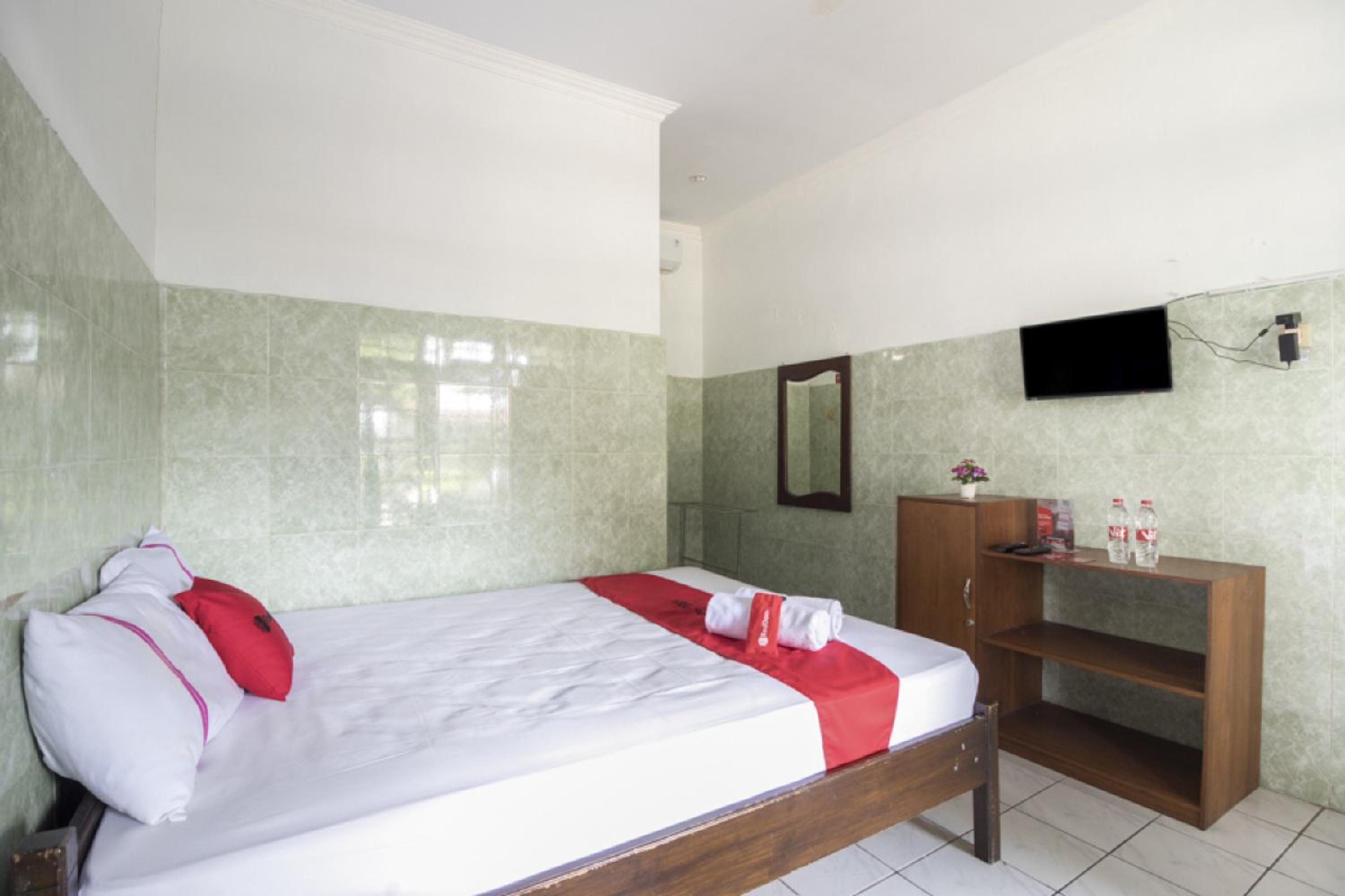 Double Room - Photo 11