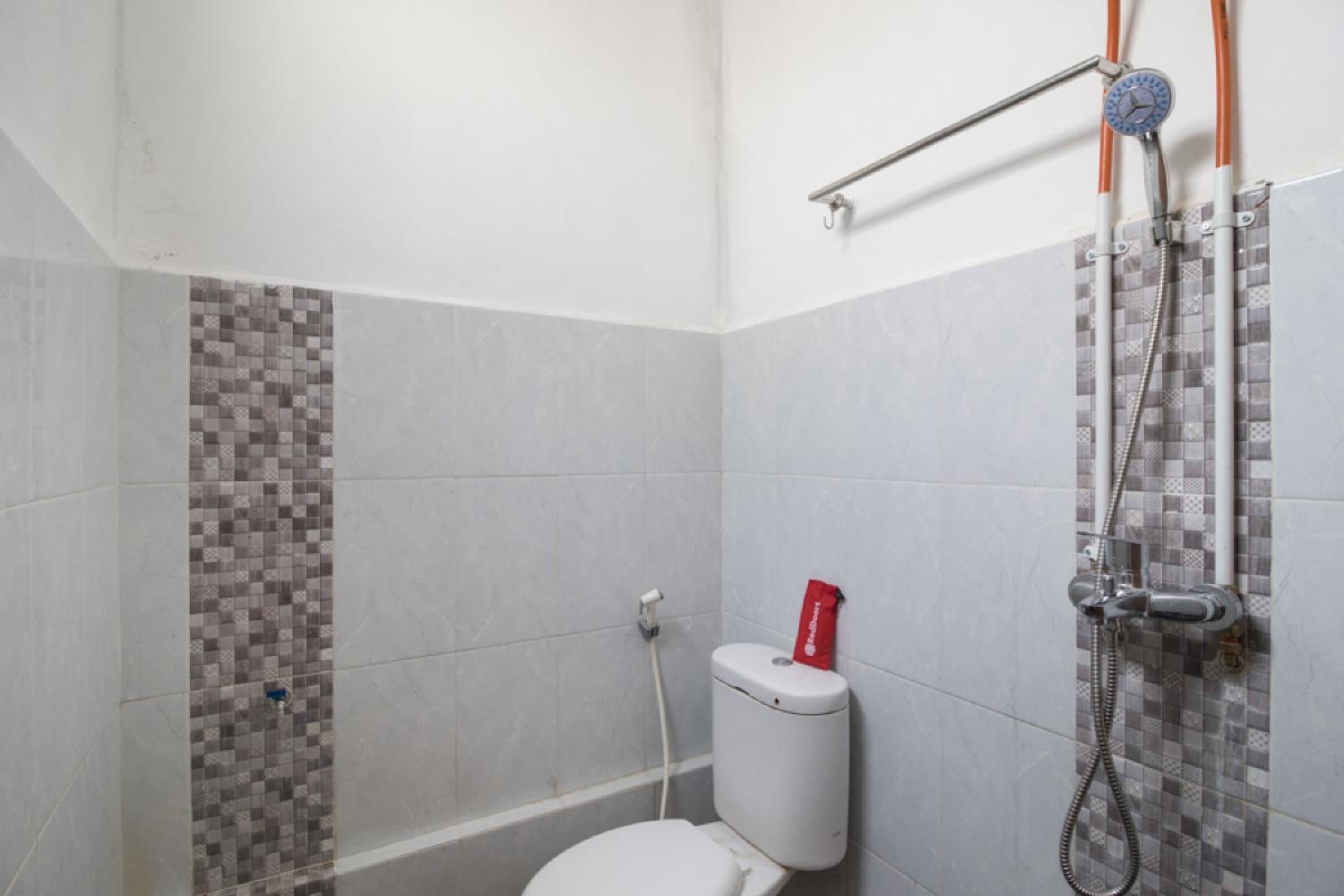 Double Room - Photo 7