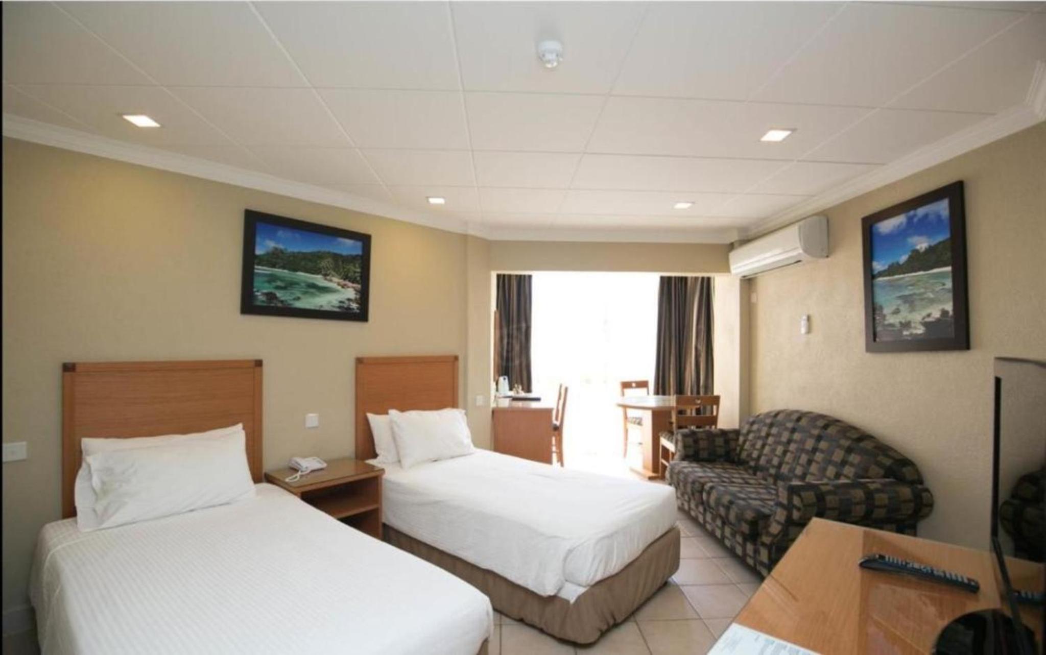 Standard Double or Twin Room - Photo 3