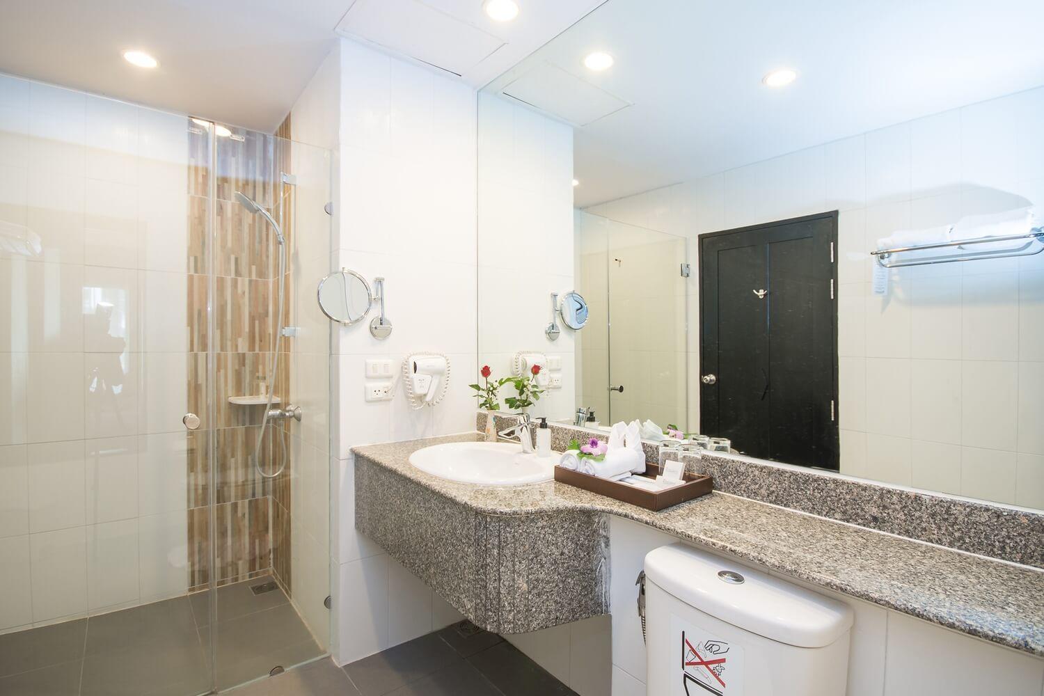 Deluxe Double or Twin Room with Spa Bath - Photo 12
