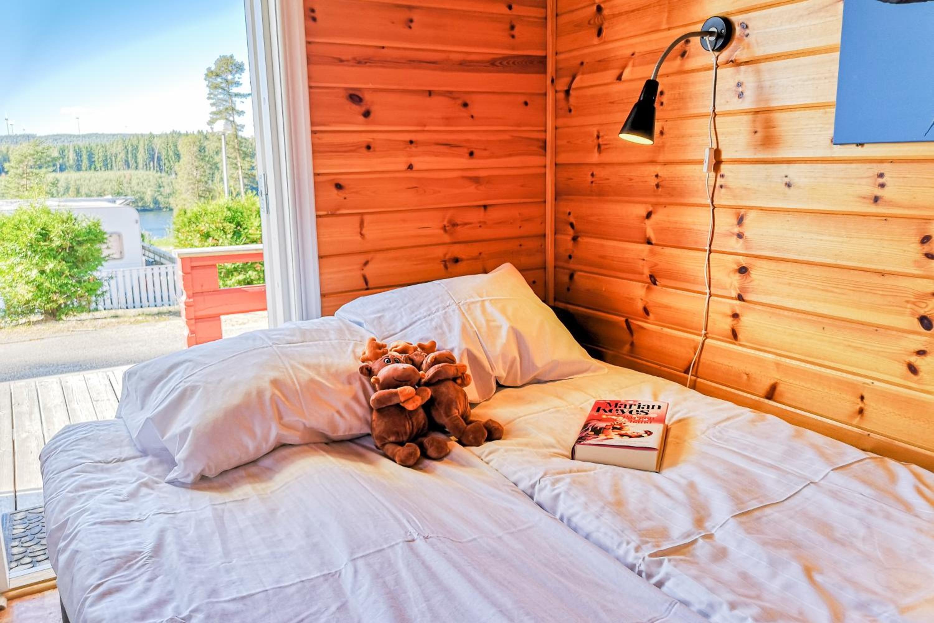 One-Bedroom House - Photo 11