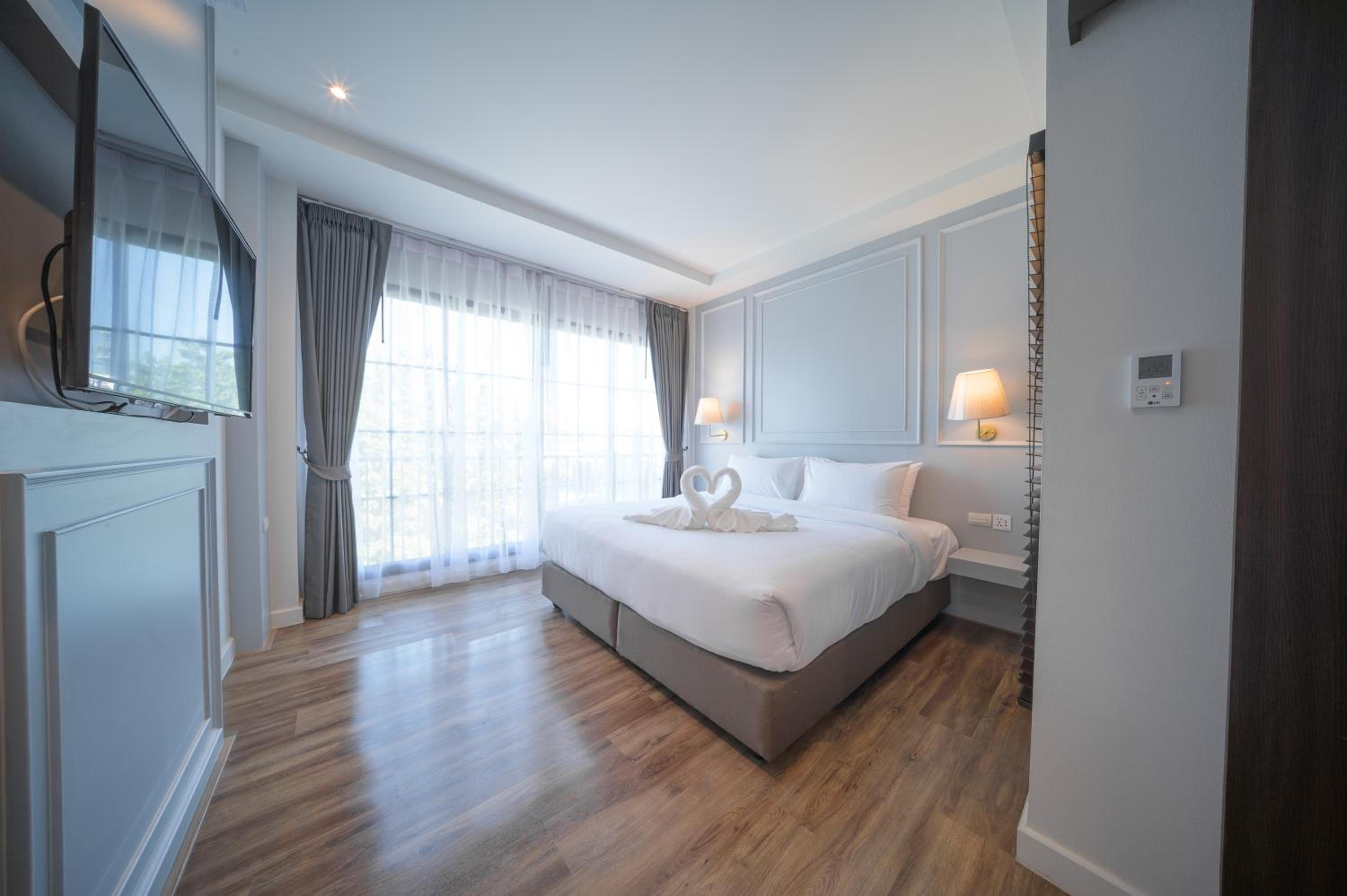 Deluxe King Room