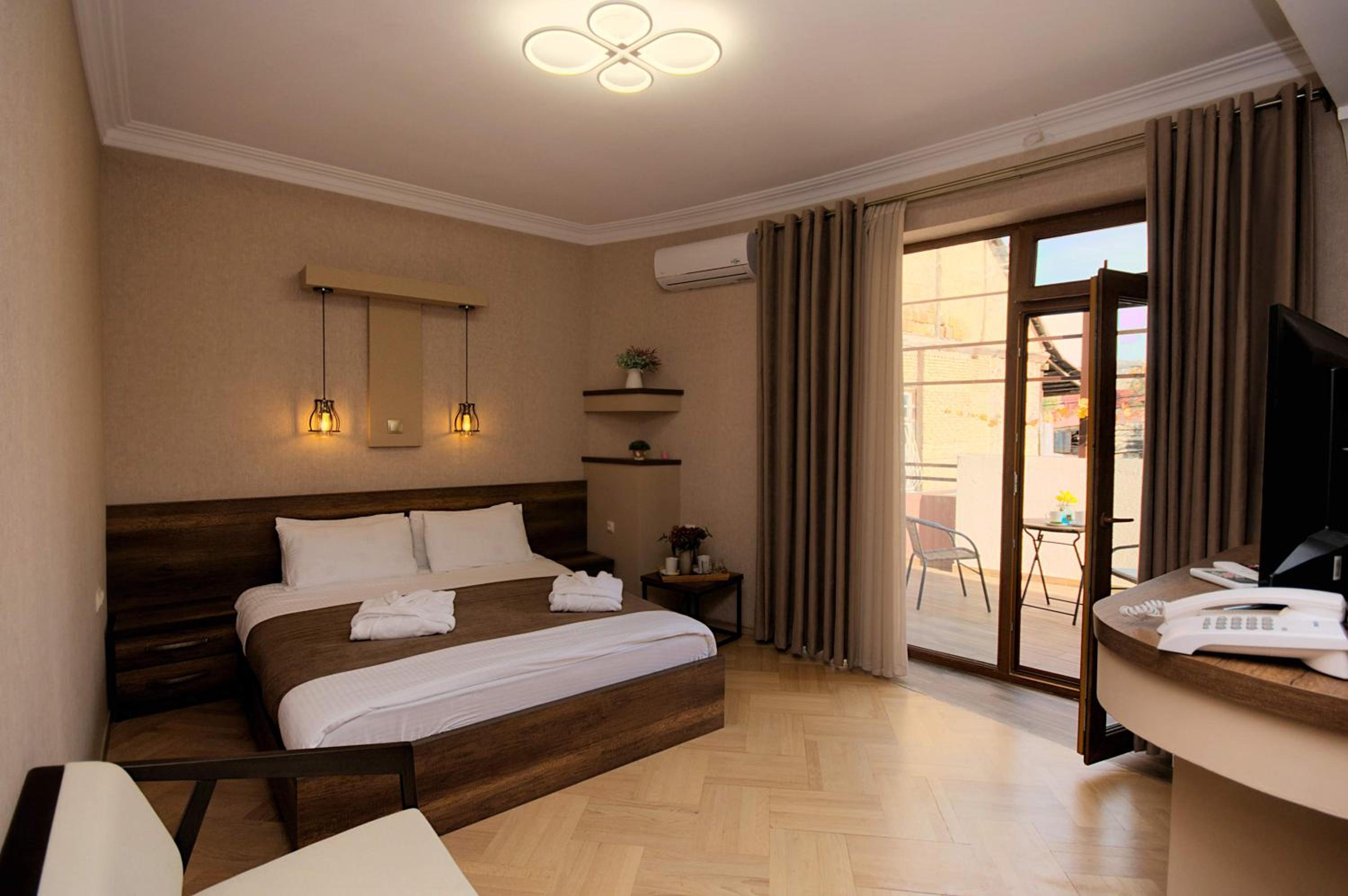 Deluxe Double or Twin Room with Garden View - Photo 5