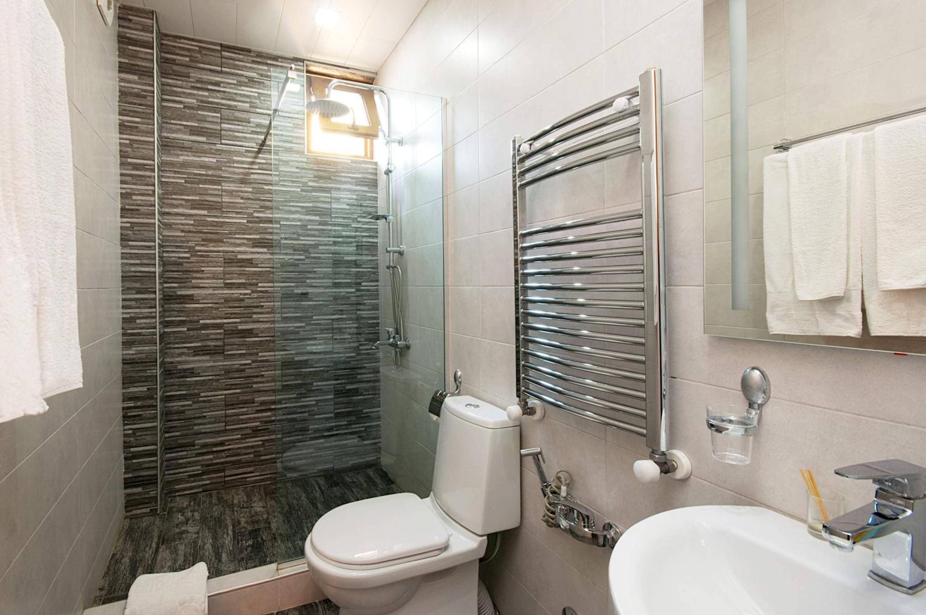King Room with Balcony - Photo 1