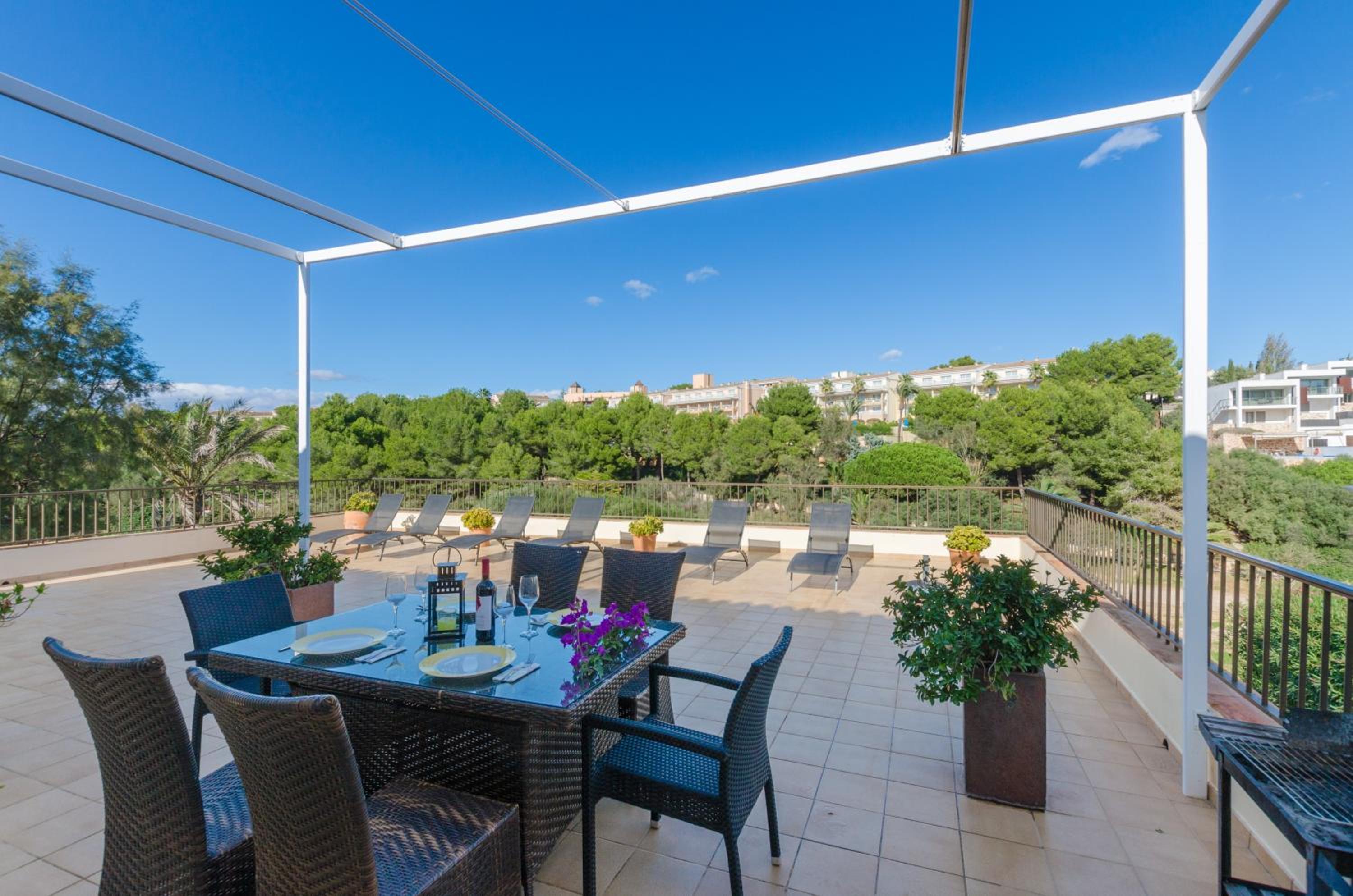 Apartment with Sea View thumbnail 6