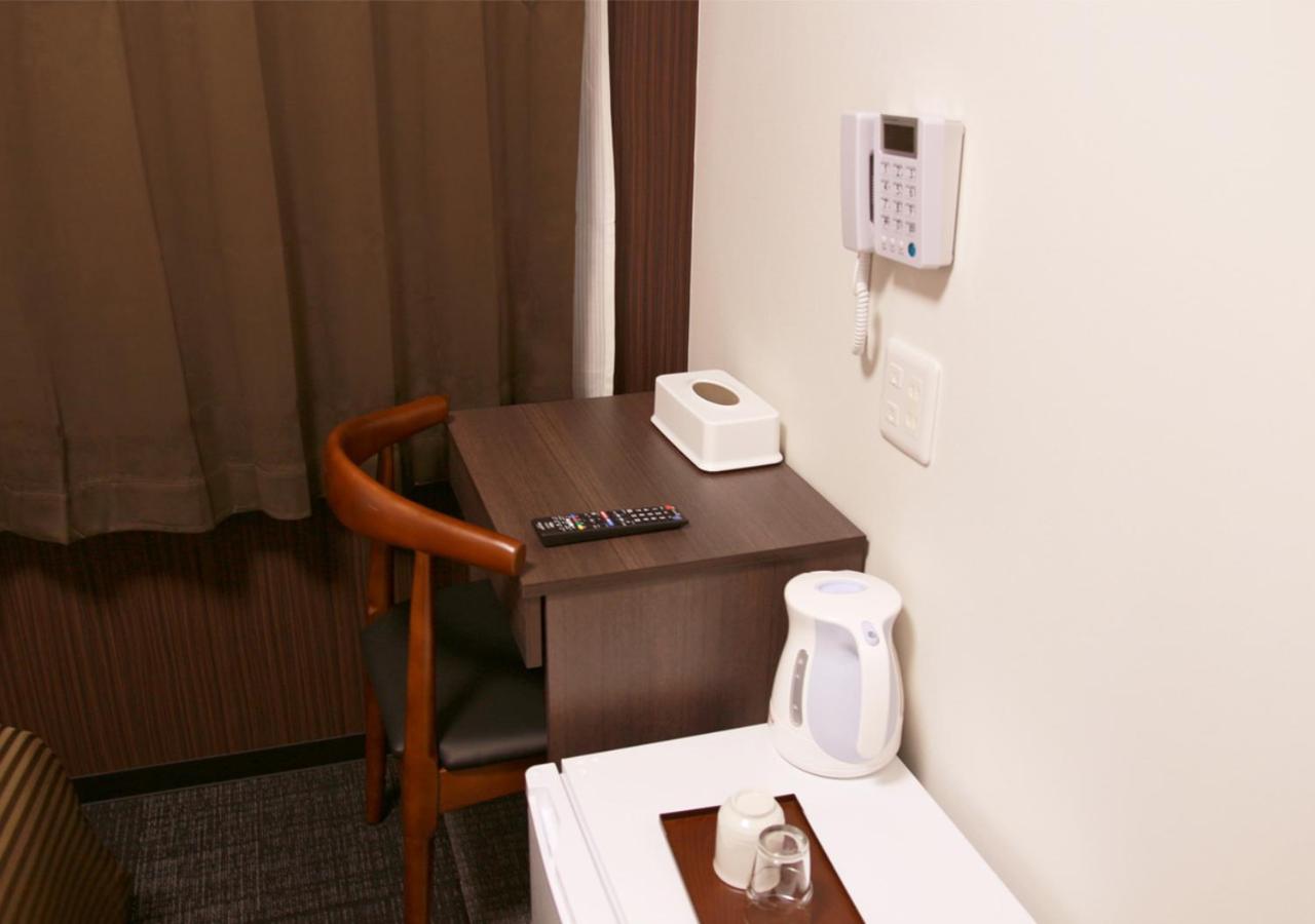 Single Room - Non-Smoking - Photo 23