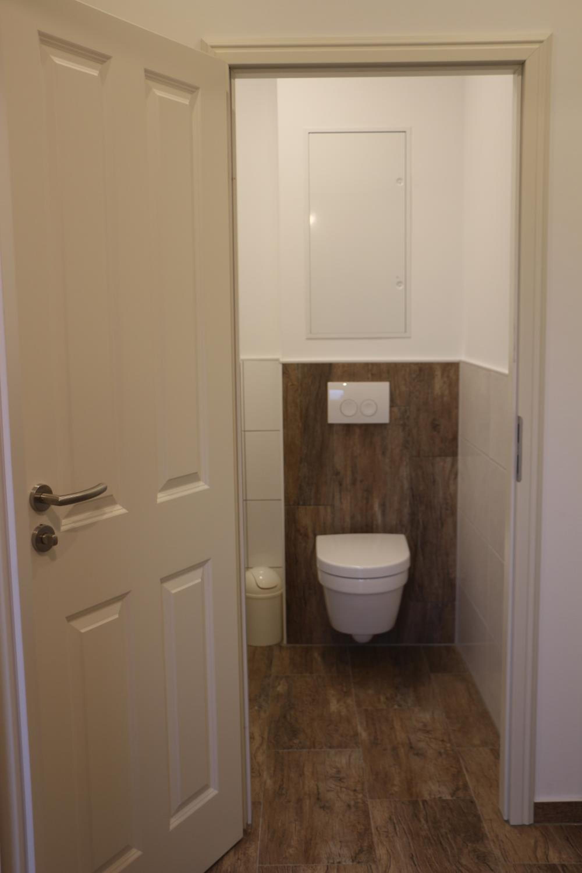 One-Bedroom Apartment - Photo 3