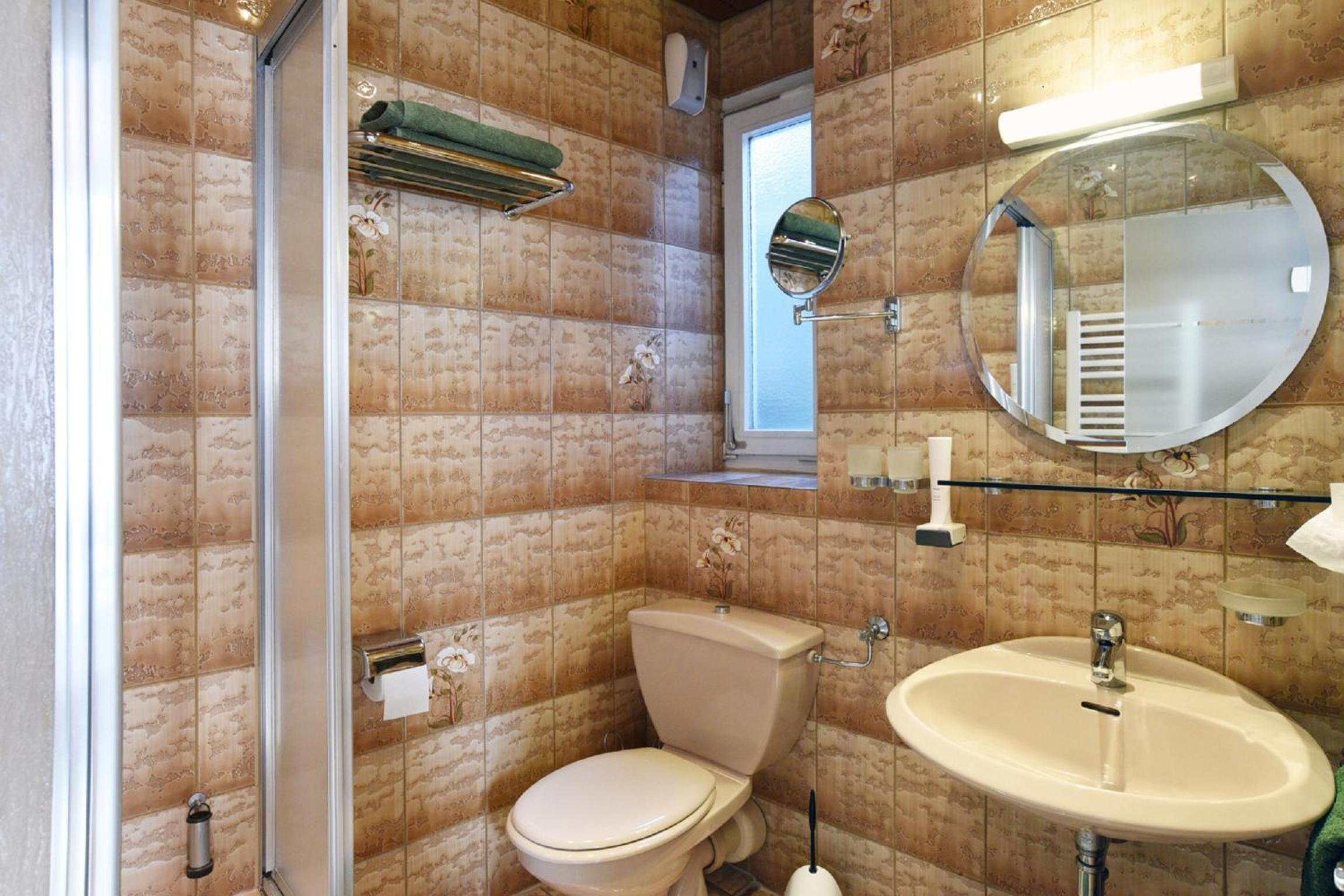 Double Room - Photo 8