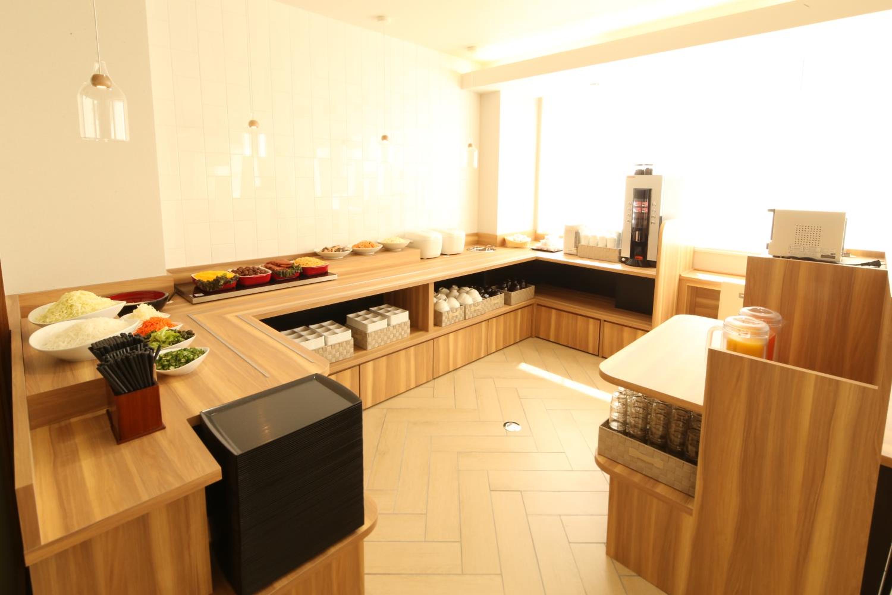 Twin Room - Non-Smoking - Photo 3