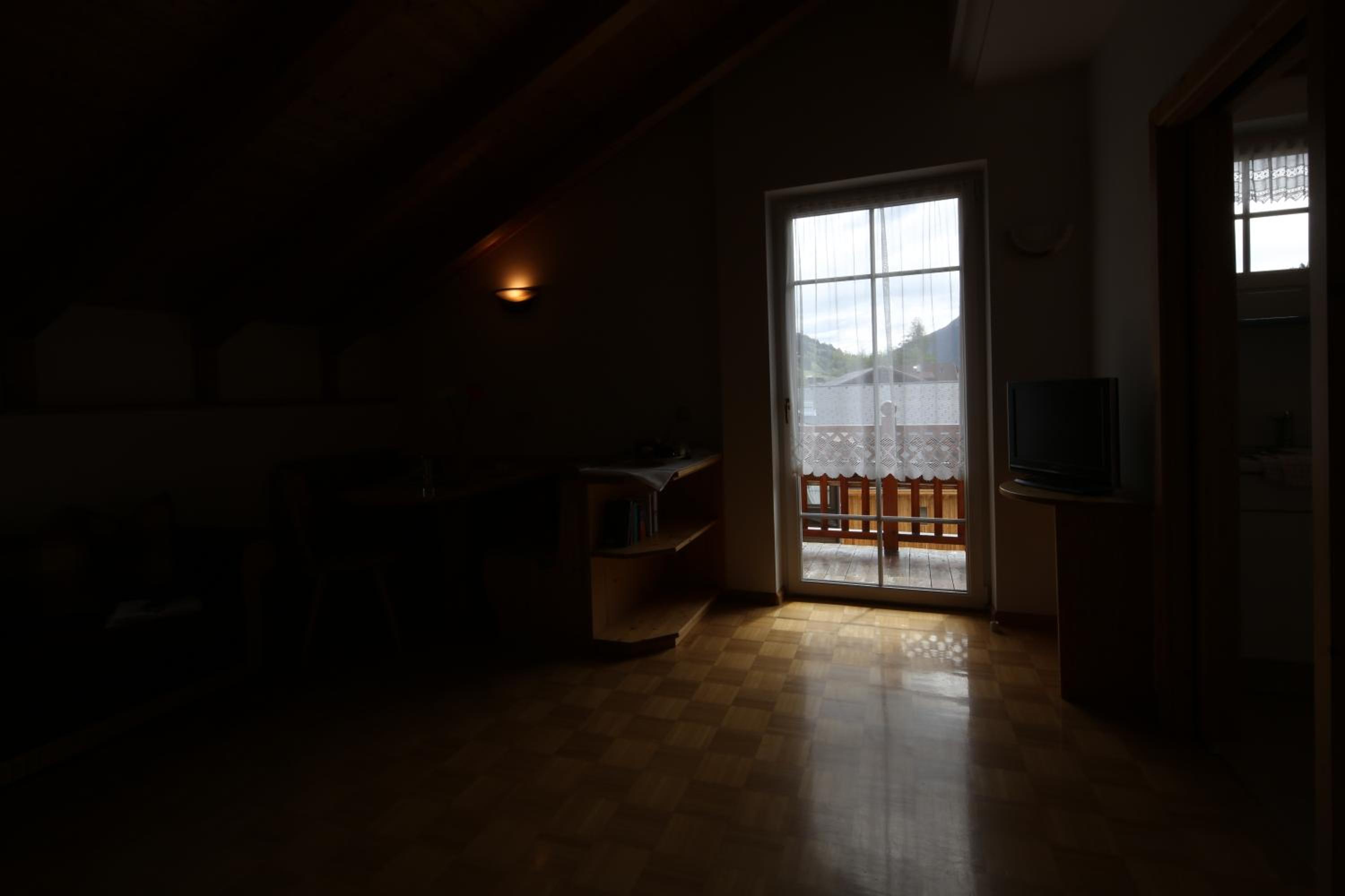 One-Bedroom Apartment with Balcony