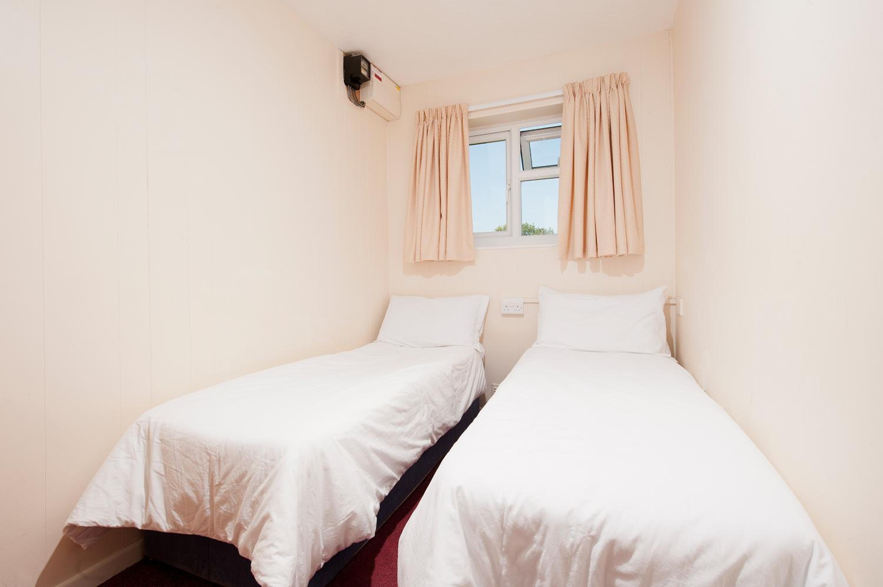2 Bedroom Bronze Chalet photo 2