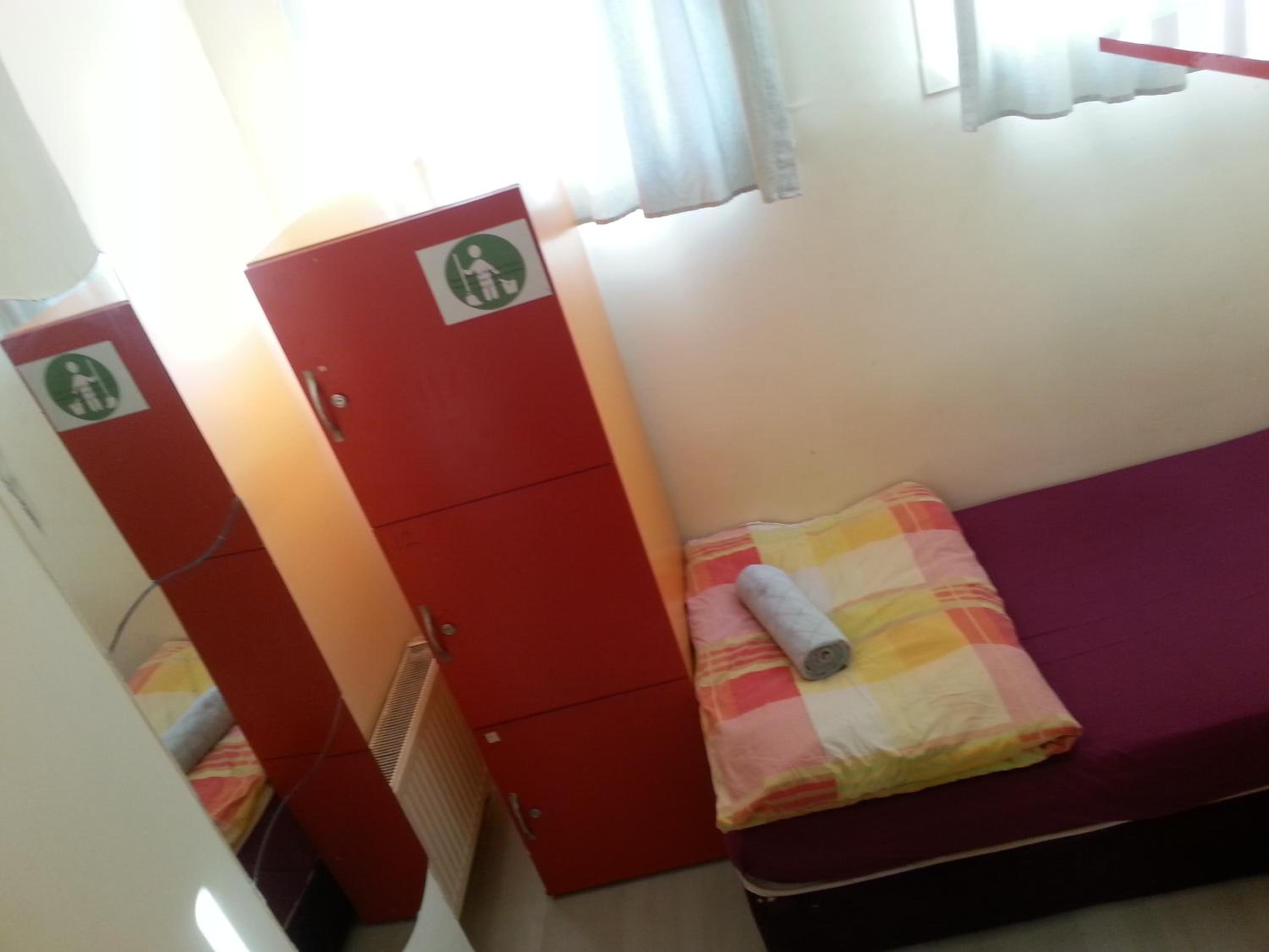 Single Room with Shared Bathroom photo 2