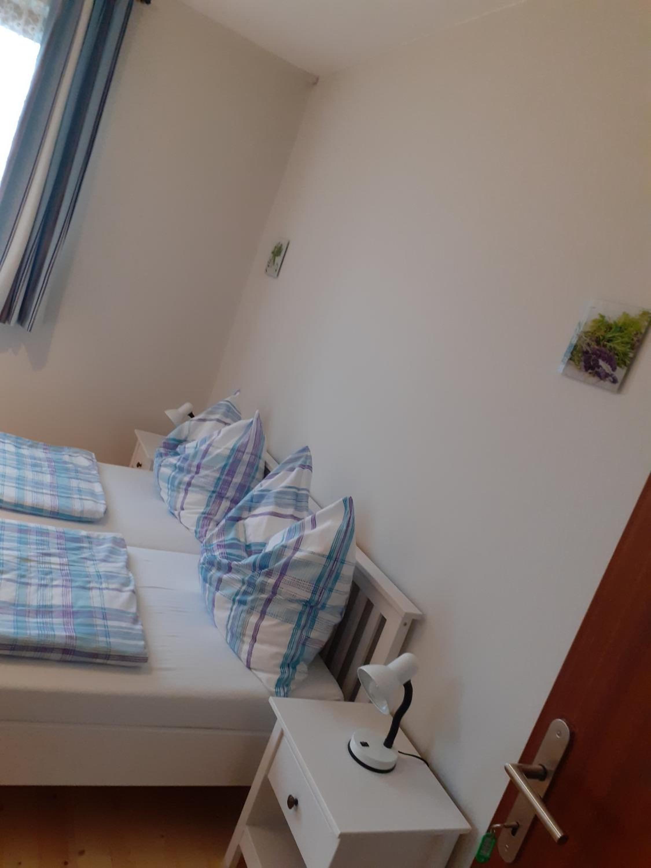Standard Double Room - Photo 8